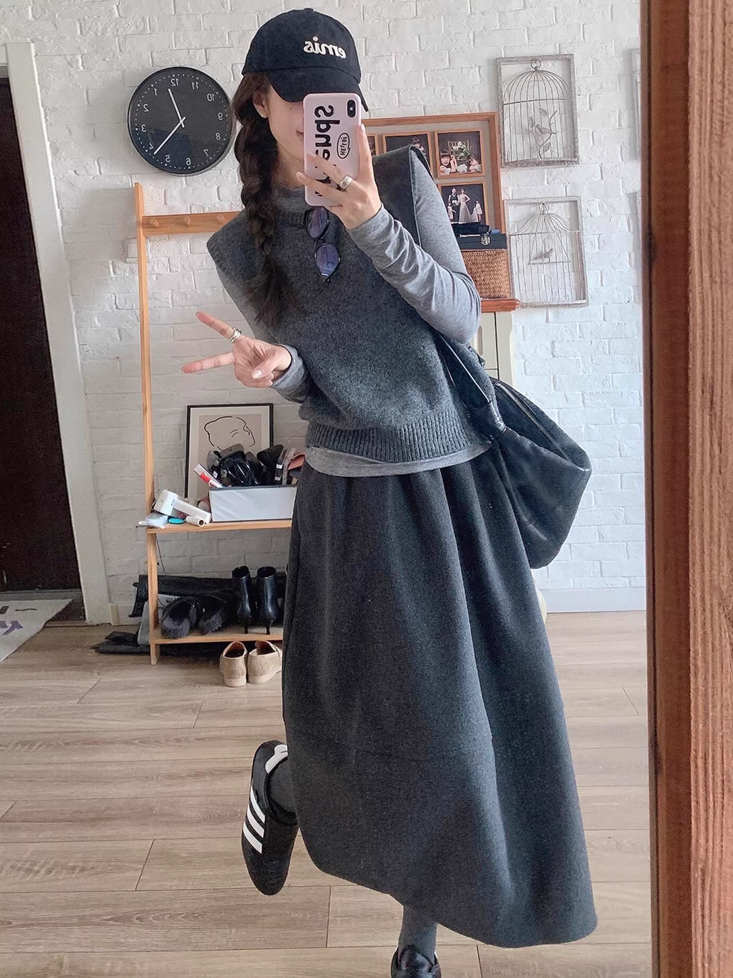 Váy hoa màu xám đậm dành cho nữ, mùa thu đông, cỡ lớn, lưng cao, che hông, giảm béo, váy len dáng chữ A dài vừa phải.