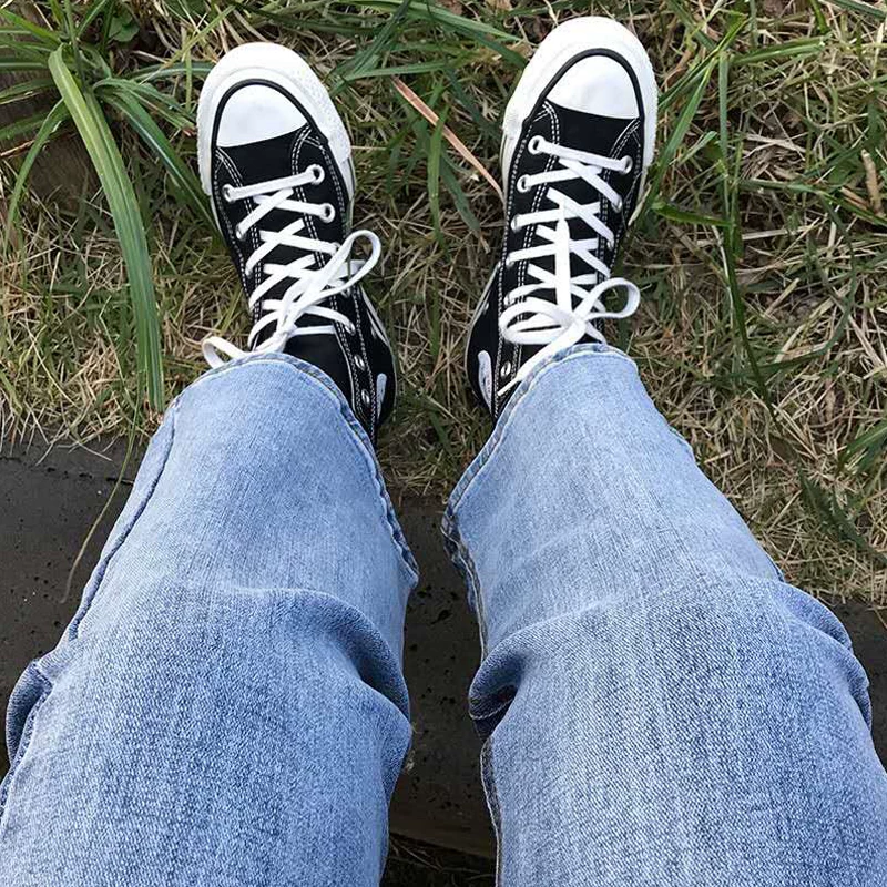 Quần jean ống loe cạp cao tôn dáng dành cho nữ có thân hình quả lê, thích hợp cho mùa thu sớm, dành cho các cô gái có kích cỡ lớn.