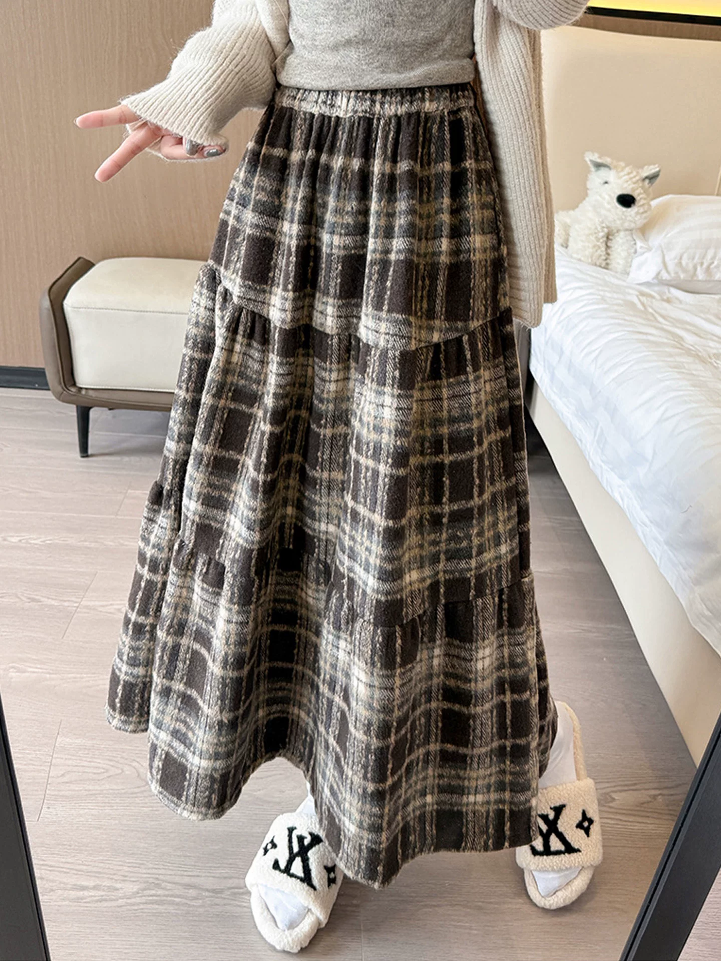 Váy len kẻ sọc nâu cổ điển dành cho nữ mùa thu đông, size lớn, eo cao, tôn dáng, dáng chữ A, dài qua gối