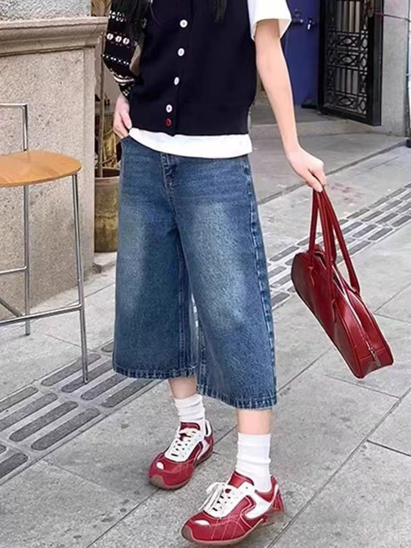 Quần crop màu xanh cổ điển dành cho nữ, quần jean cỡ lớn mùa hè dành cho phụ nữ có đường cong, lưng cao, dáng rộng, thon gọn, ống thẳng, dài tám phần mười, quần dài vừa phải ống rộng.