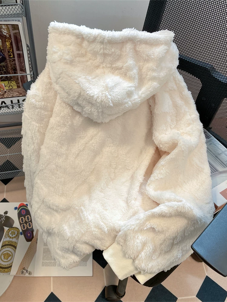 Áo khoác cotton len cừu màu trắng ấm áp dành cho nữ, phong cách cổ điển Mỹ mùa thu đông, áo khoác có mũ trùm đầu lót lông cừu và dày dặn.