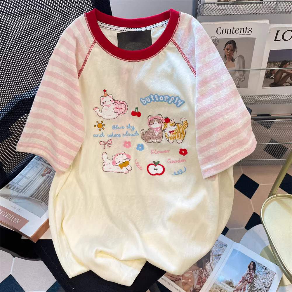 Áo thun ngắn tay thêu hình mèo dễ thương phong cách Nhật Bản dành cho nữ, mùa hè giảm tuổi tác, dễ thương và nghệ thuật, áo sọc phối màu