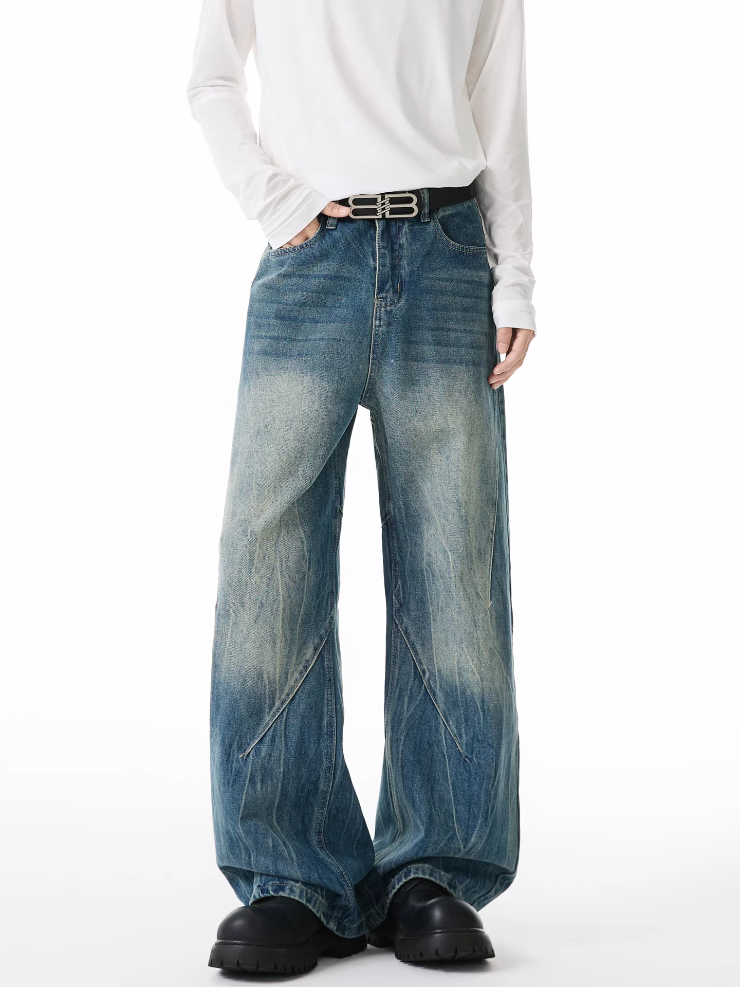 Ngộ Không có sẵn quần jean nam kiểu đường phố Mỹ, cạp cao, xước nhẹ, dáng thẳng, ôm vừa vặn, quần ống rộng thời trang.