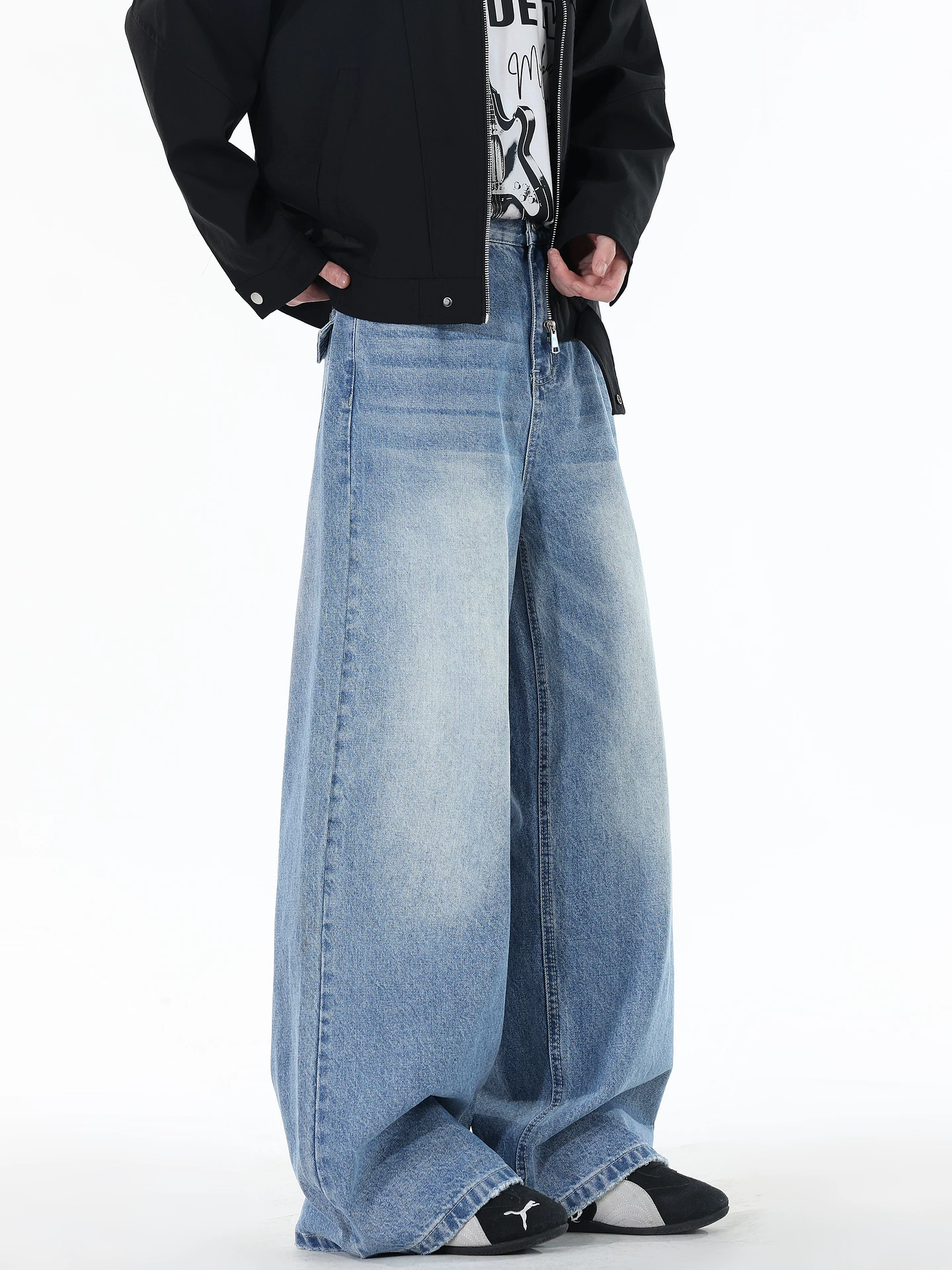 Ngộ Không có sẵn quần jean nam kiểu Mỹ, phong cách vintage, màu sáng, đã qua xử lý, dáng rộng, ống thẳng, đa năng, dài.