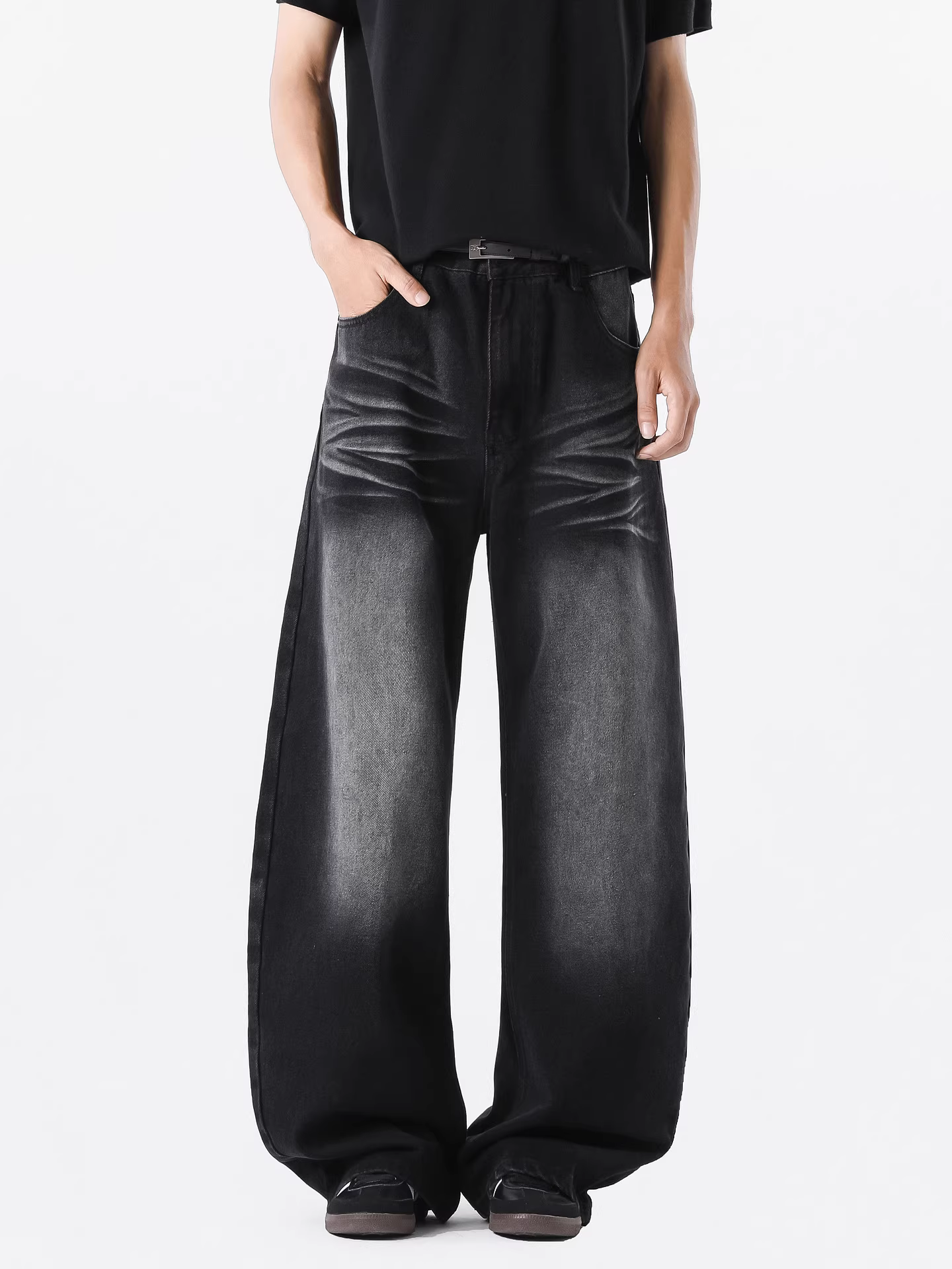 Ngộ Không có sẵn quần jean nam kiểu dáng thẳng hiện đại theo phong cách Mỹ, quần ống rộng dáng rộng đa năng dài chấm đất kiểu vintage.