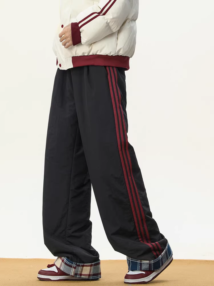 Ngộ Không có sẵn quần kẻ caro kiểu Mỹ thời thượng, có lớp lót lông cừu, quần thường dày dặn dành cho nam, quần dài ống rộng ấm áp kiểu cổ điển.