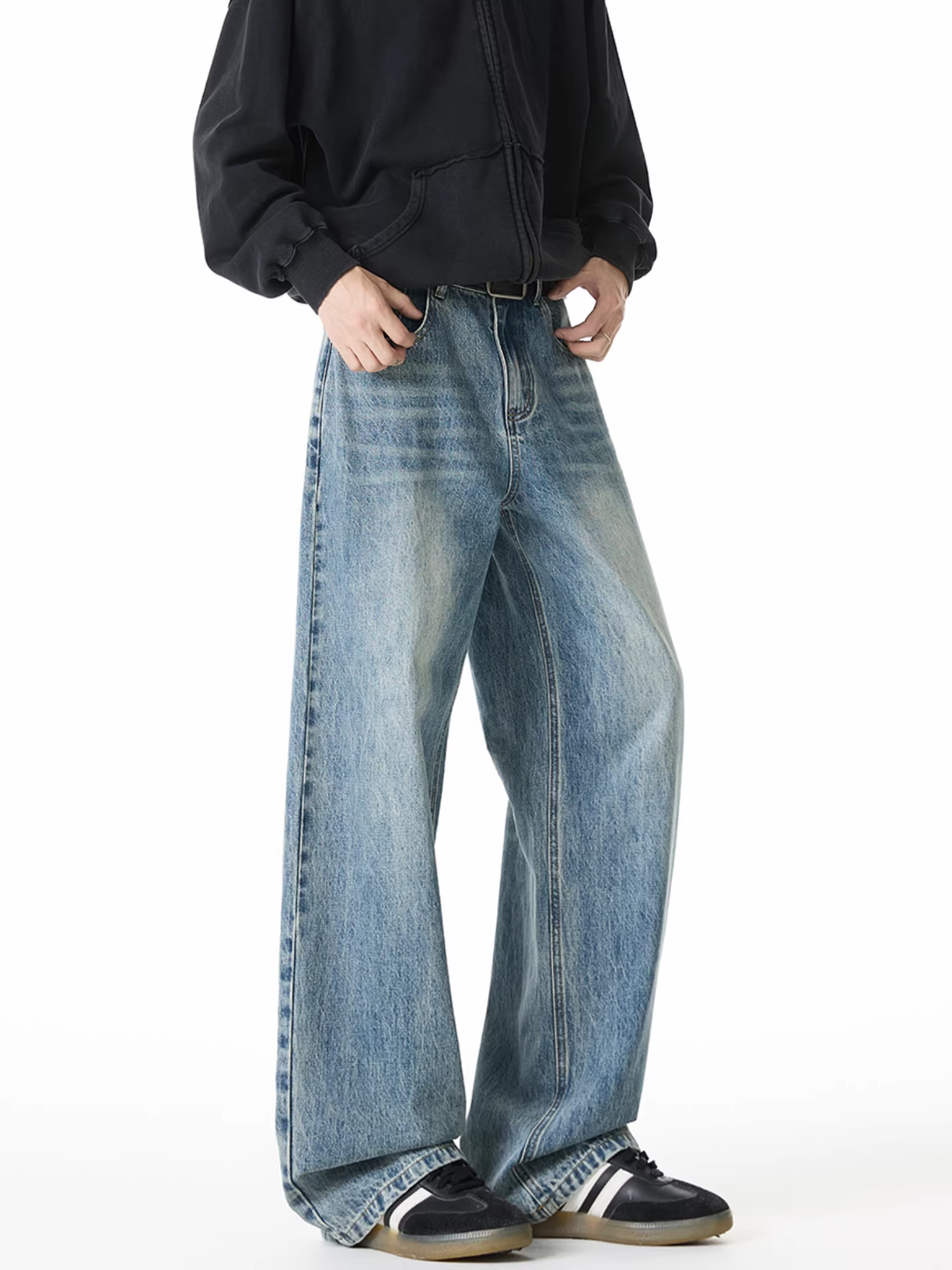 Ngộ Không có sẵn quần jeans nam kiểu Mỹ thời thượng, đã qua xử lý làm mềm và tạo hiệu ứng cũ, dáng ôm vừa vặn, ống rộng, đa năng, dài.