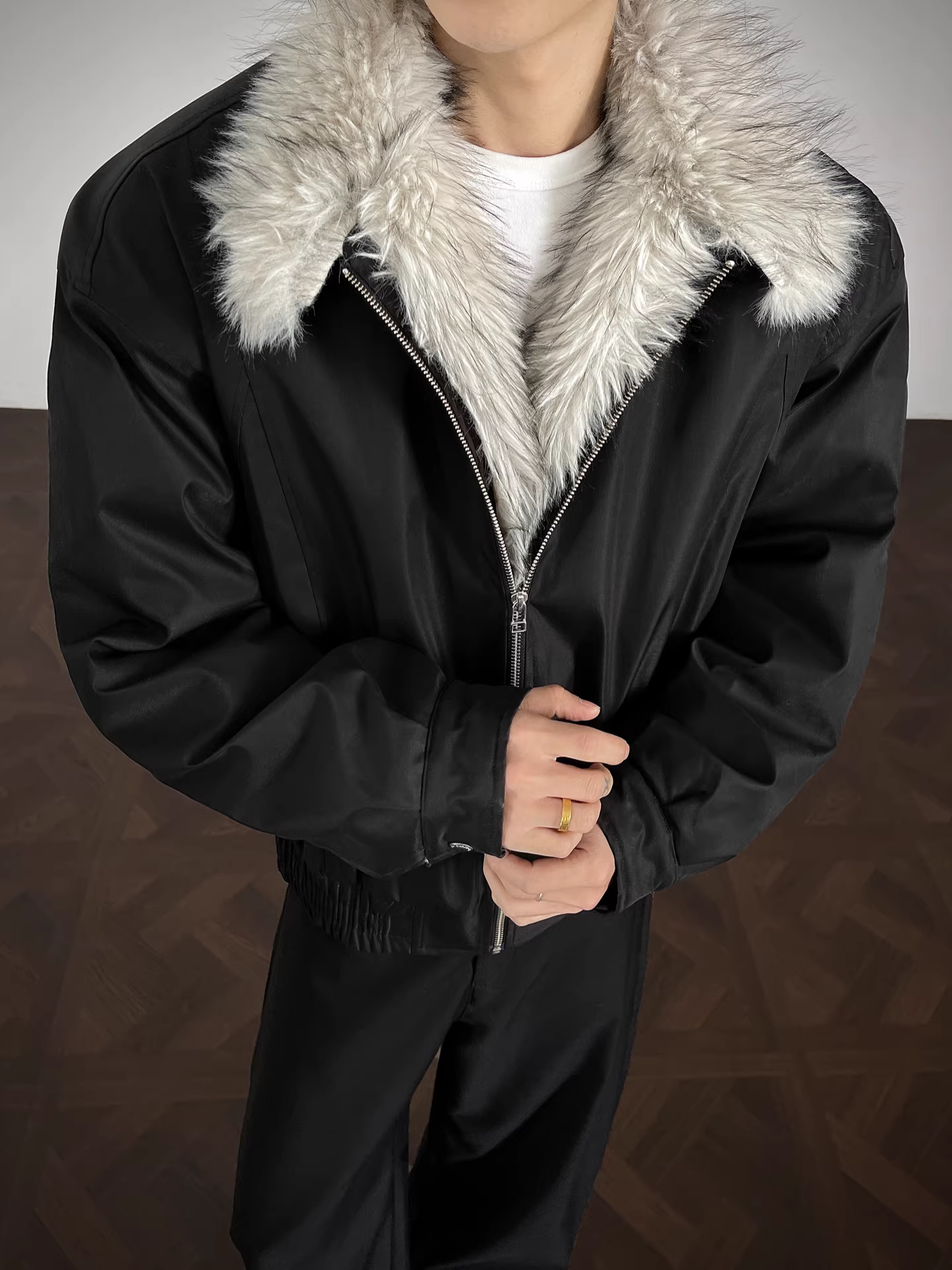 Ngộ Không có sẵn áo khoác cotton dày kiểu Mỹ thời thượng dành cho nam, áo khoác cotton ngắn đa năng ấm áp mùa đông kiểu cổ điển dành cho cặp đôi.