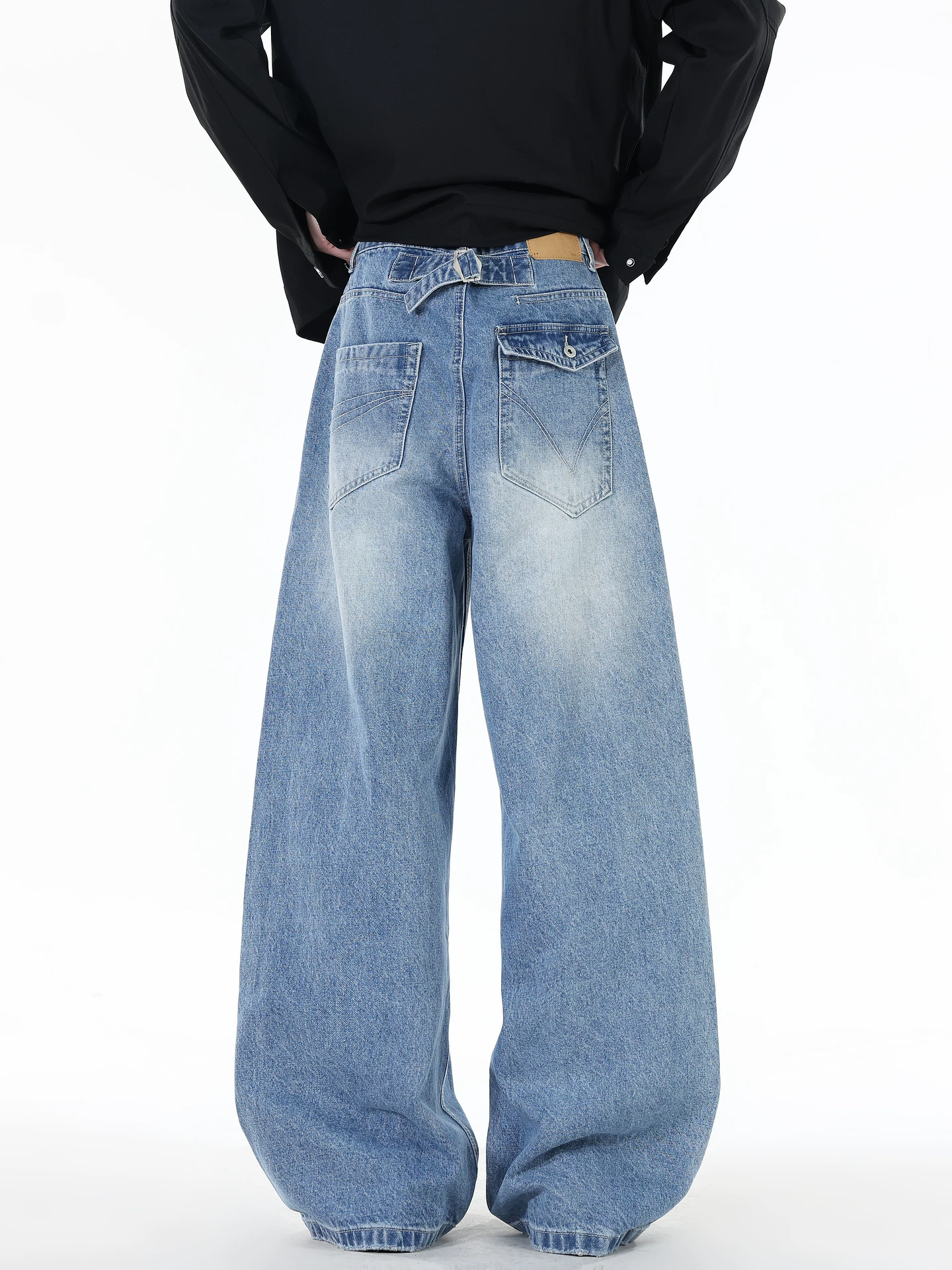 Ngộ Không có sẵn quần jean nam kiểu Mỹ, phong cách vintage, màu sáng, đã qua xử lý, dáng rộng, ống thẳng, đa năng, dài.