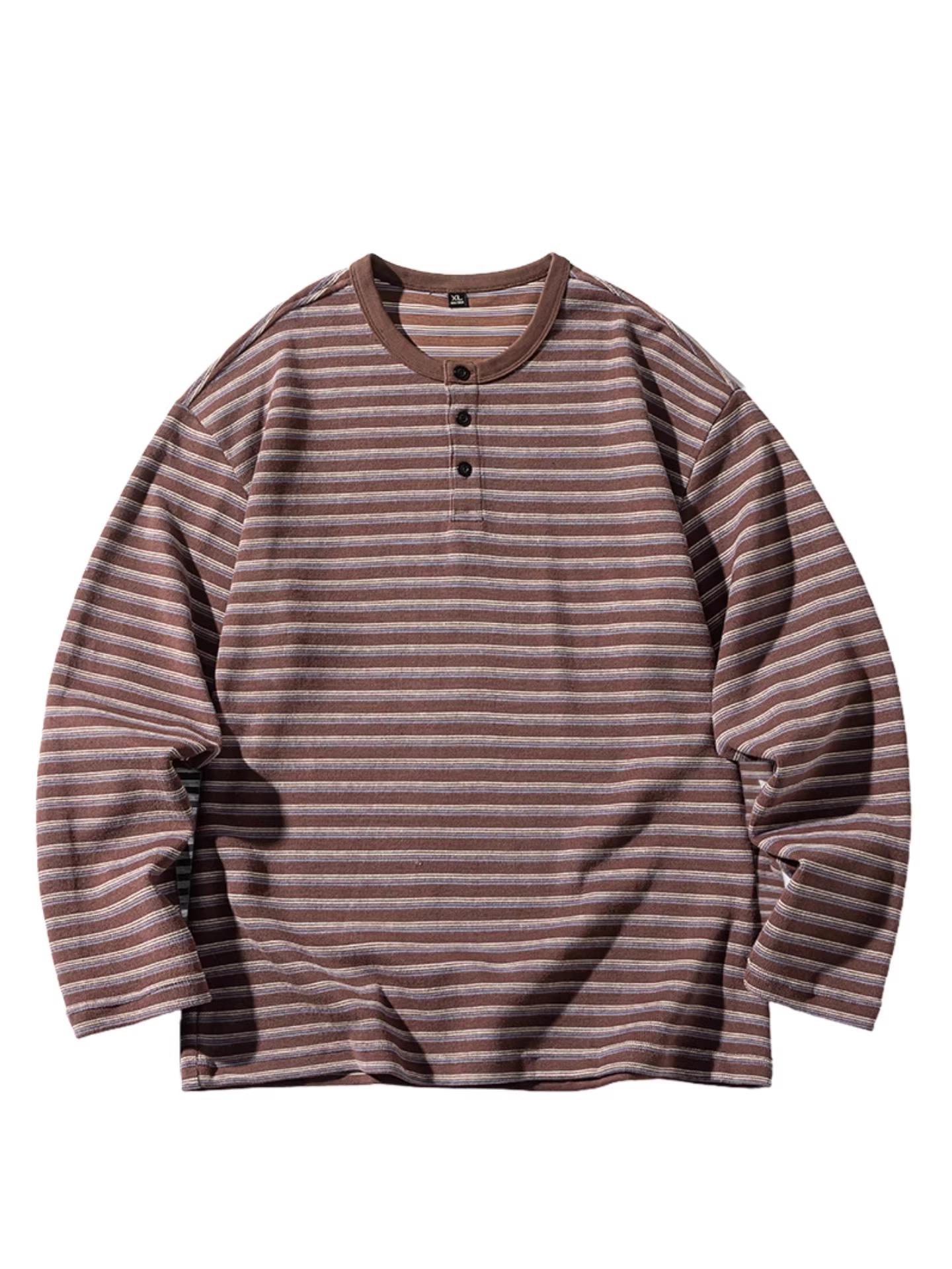 Wukong có sẵn áo thun cổ Henry sọc vintage mùa thu dành cho nam, áo thun dài tay dáng rộng phong cách thời trang dành cho cặp đôi.