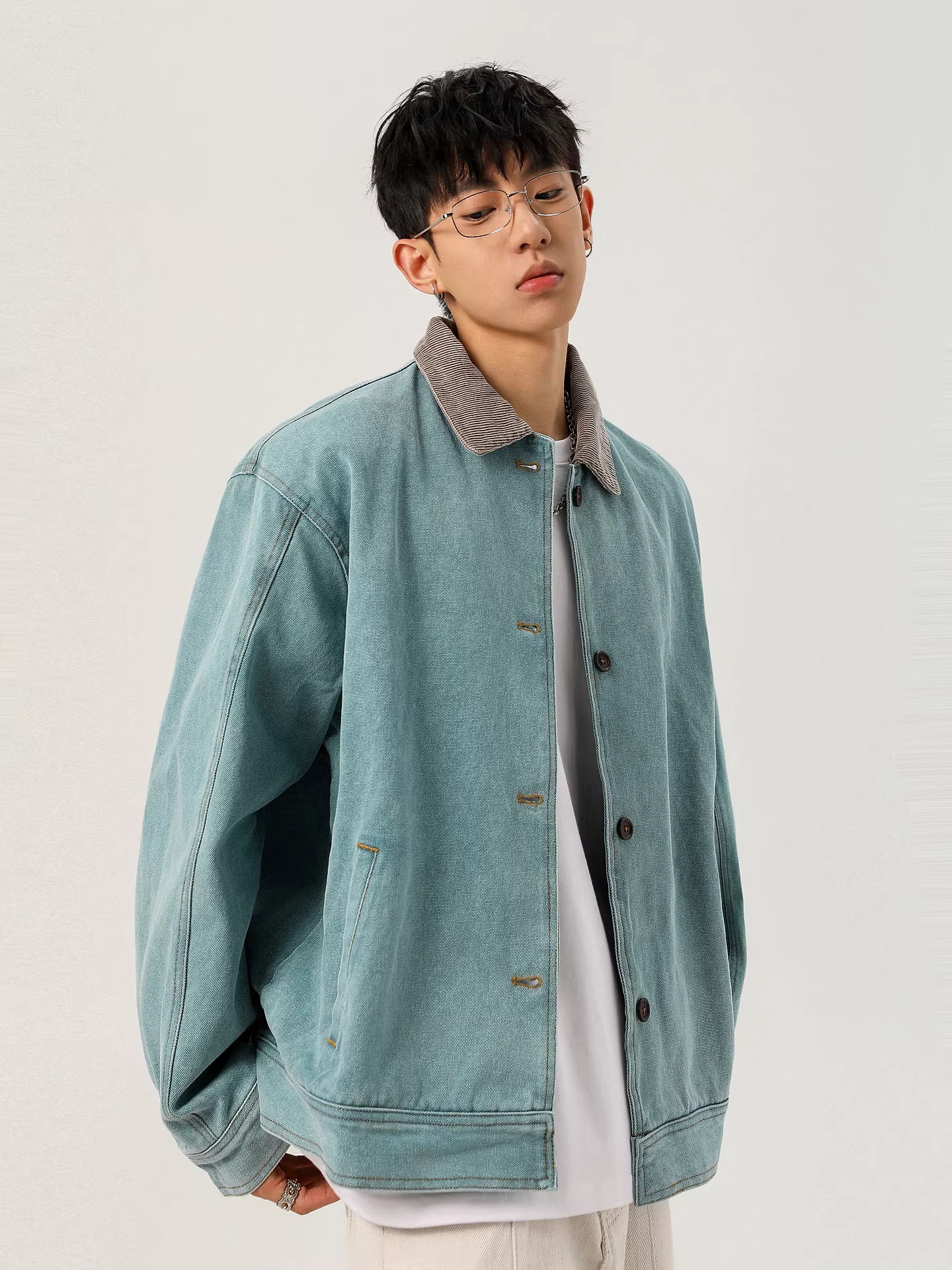 Wukong có sẵn áo khoác màu xanh lục cổ điển kiểu Mỹ, đã qua xử lý làm cũ, dành cho nam và nữ, kiểu dáng ôm sát Detroit.