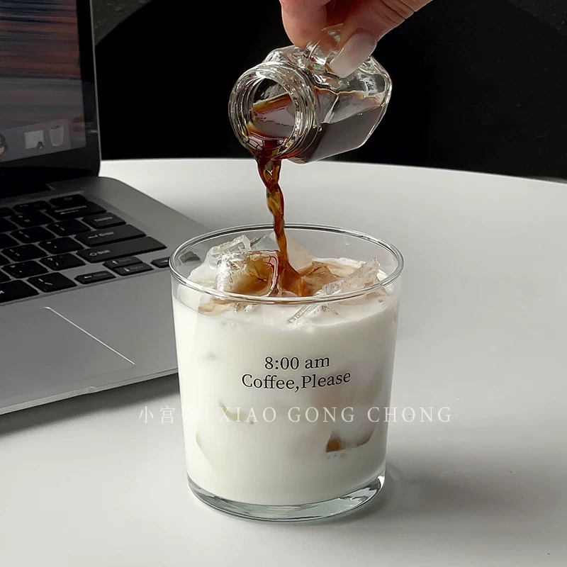 Ly cà phê sáng sớm, ly thủy tinh đựng latte đá trong suốt, ly sữa ăn sáng phong cách niche ins, ly uống nước.