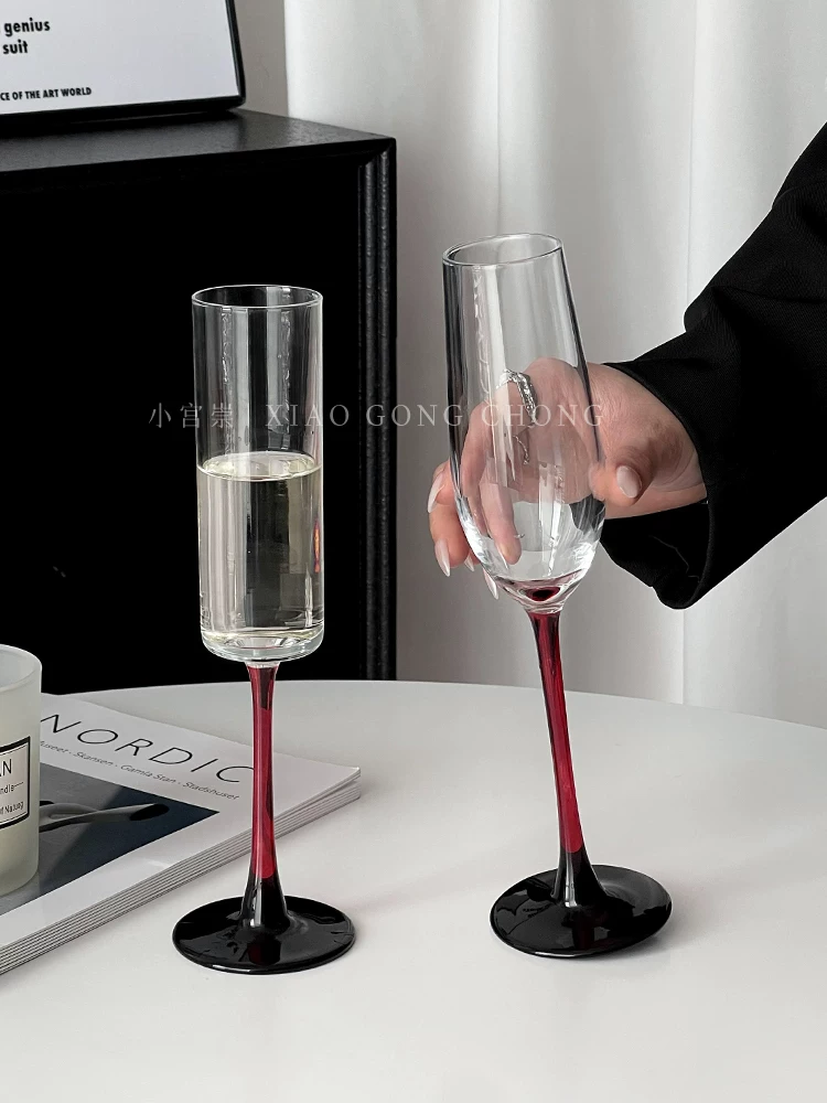 Ly rượu sâm banh có chân đỏ kiểu châu Âu dùng trong gia đình, ly rượu vang đỏ pha lê sáng tạo cao cấp, ly rượu, một cặp ly rượu có ga