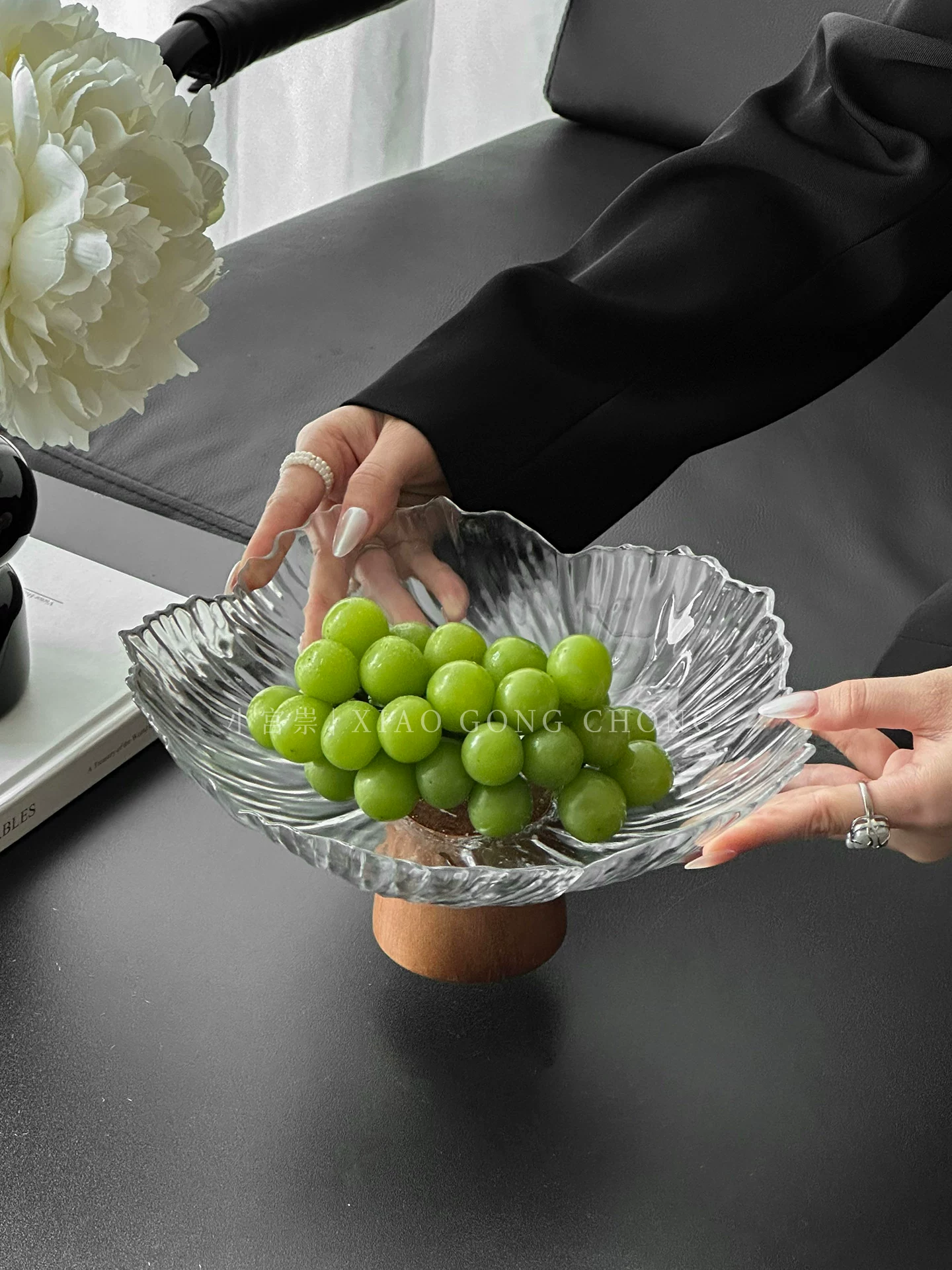 Đĩa trái cây hình cánh hoa cao cấp, phong cách sang trọng nhẹ nhàng, dùng trong nhà, bàn trà phòng khách, đĩa thủy tinh cao để đựng hoa quả khô, kẹo và đồ ăn nhẹ.