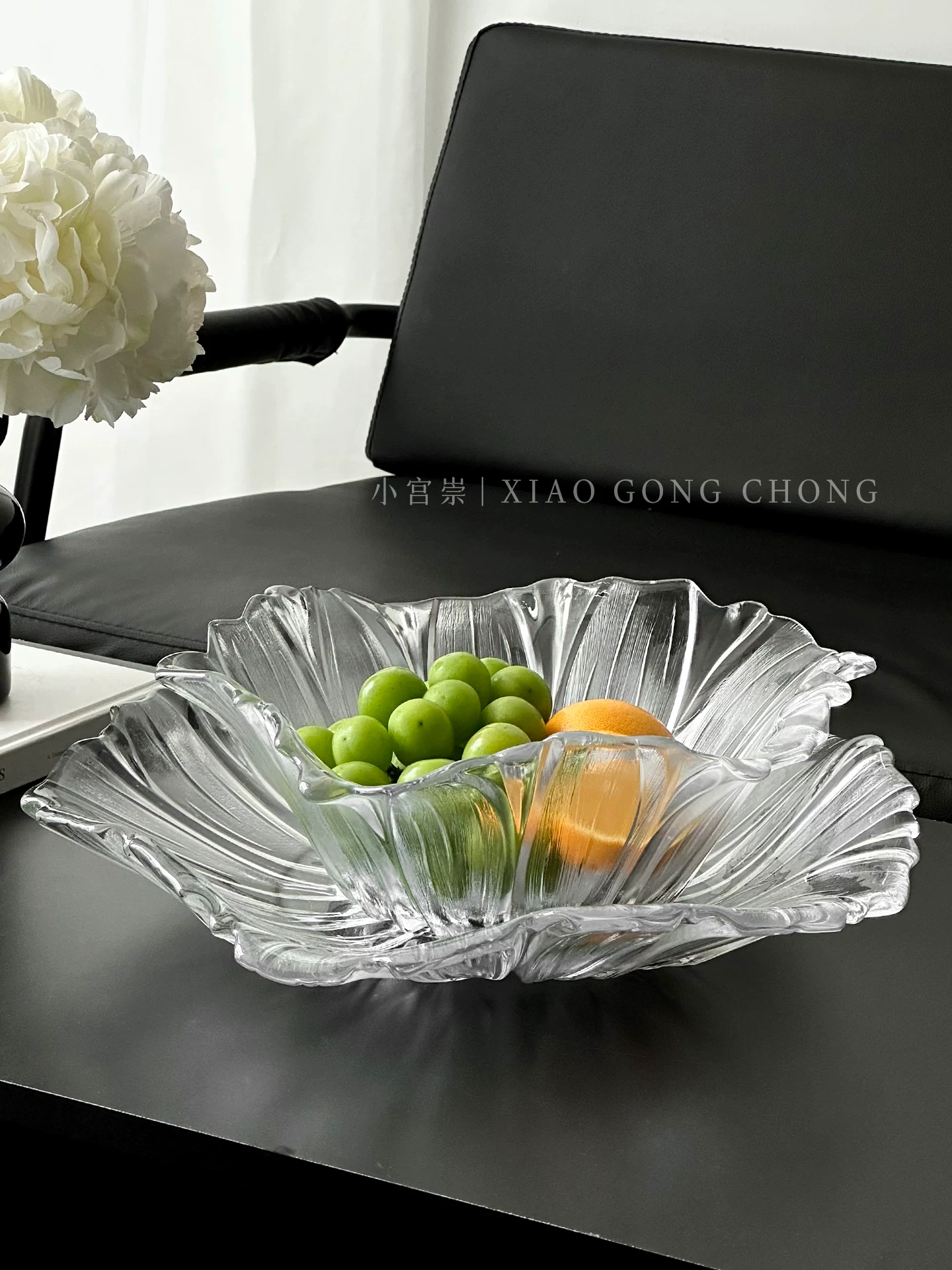 Đĩa đựng trái cây bằng thủy tinh dùng trong nhà ở bàn cà phê trong phòng khách, đĩa đựng trái cây khô cao cấp sang trọng nhẹ nhàng, bát đựng trái cây đẹp và tinh tế, đĩa trưng bày đồ ăn nhẹ.