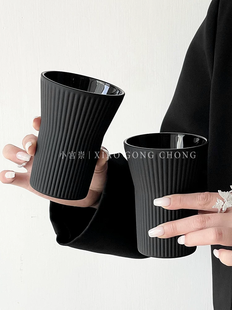 Ly cà phê treo tai, màu đen mờ, kiểu dáng đơn giản, sang trọng, chống nóng, ly trà, ly thủy tinh mờ, ly latte, ly uống nước gia dụng