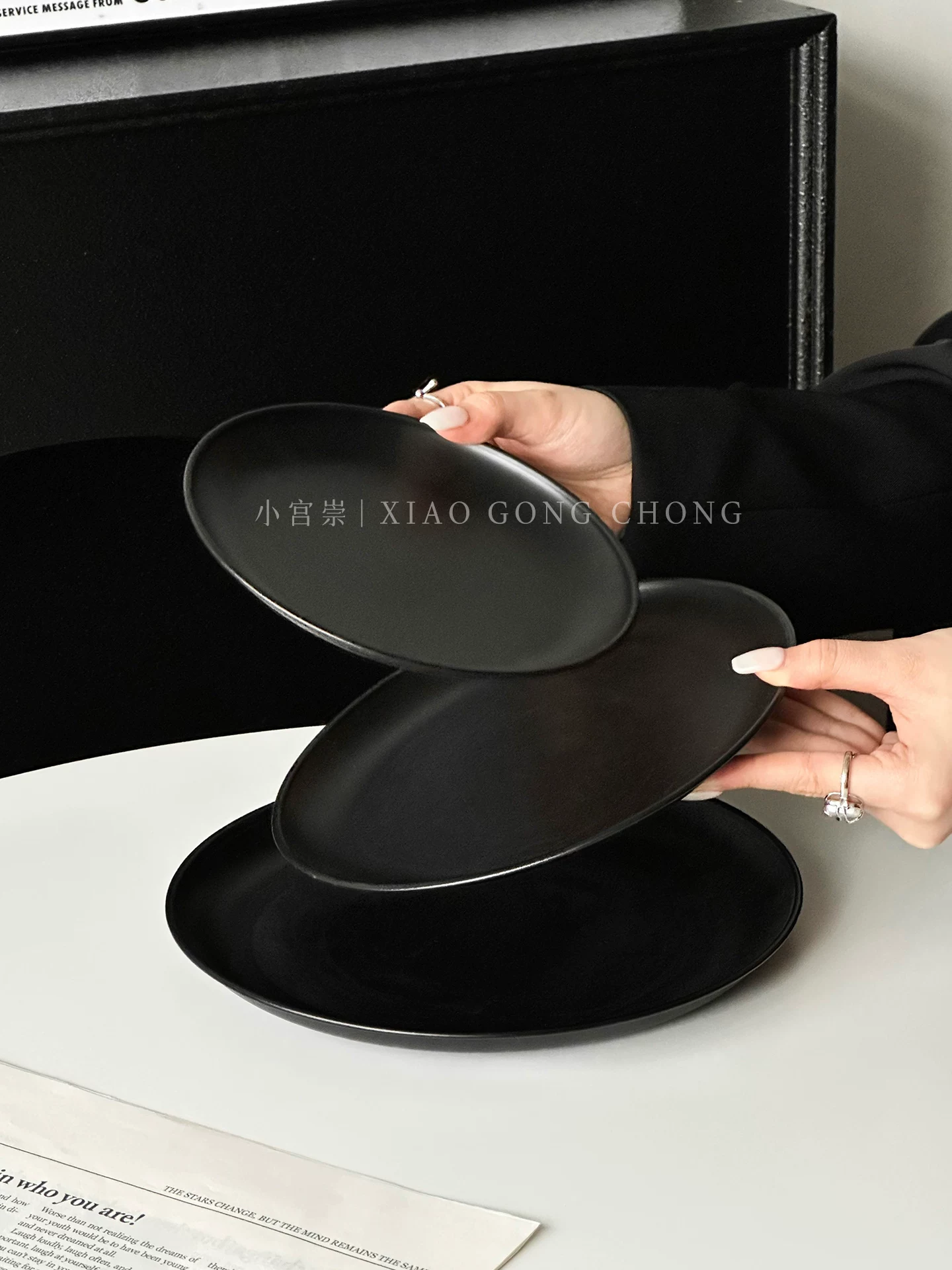 Đĩa tráng miệng cao cấp màu đen phong cách Ins, đĩa trưng bày đồ ăn nhẹ bằng thép không gỉ gia dụng, đĩa bánh trà chiều, đĩa trái cây