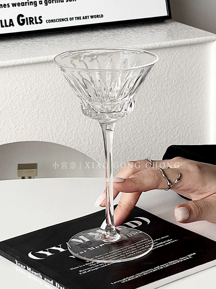 Ly khắc họa tiết kiểu Pháp, ly cocktail cao cấp, ly sâm panh, ly uống rượu tạo không khí ấm cúng, cốc thủy tinh
