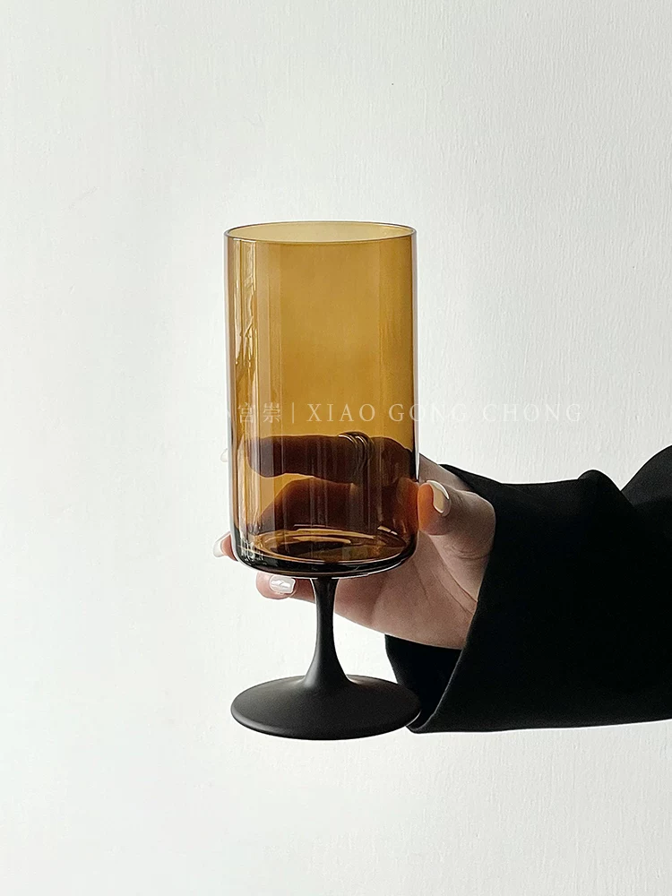 Ly thủy tinh cao thẳng kiểu thời trung cổ, mang không khí độc đáo, ly cocktail, ly nước ép, ly uống nước.