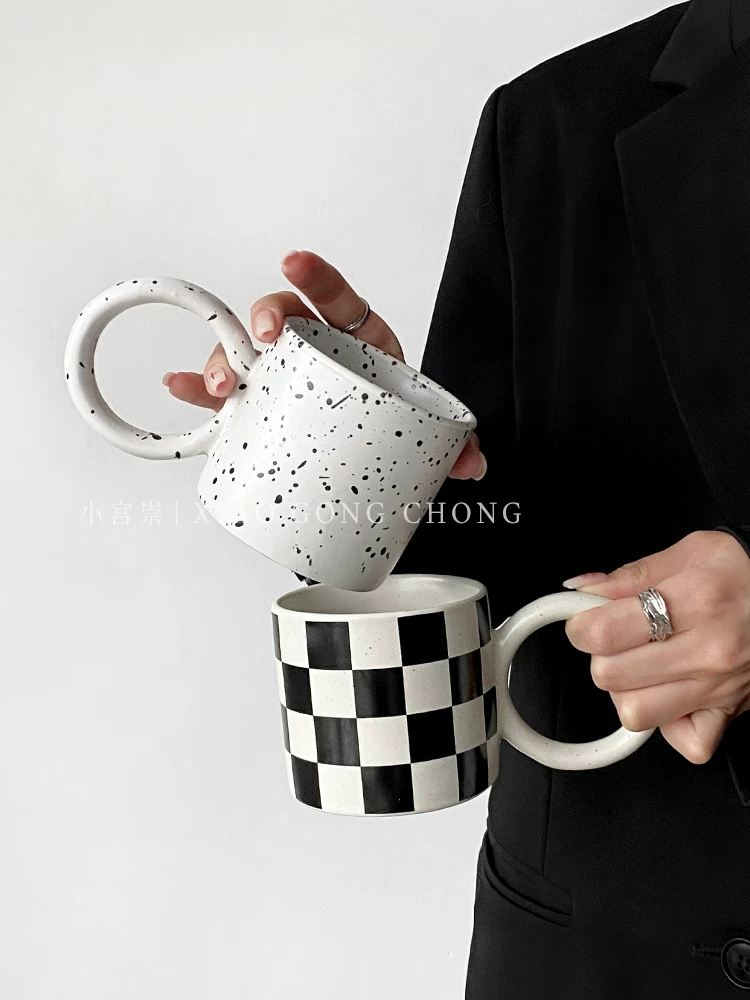 Cốc cờ vua gốm sứ tai to với thiết kế họa tiết mực, cốc gốm, cốc cà phê, cốc sữa gia dụng, cốc ăn sáng