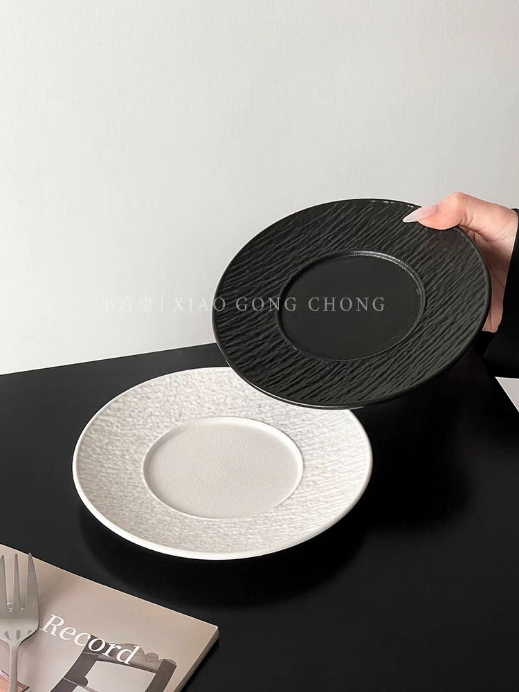 Đĩa tráng miệng kiểu Nhật cổ điển, họa tiết đá, đồ gốm sứ cao cấp, phong cách ins, sang trọng, tinh tế, dùng để đựng bánh ngọt chiều.