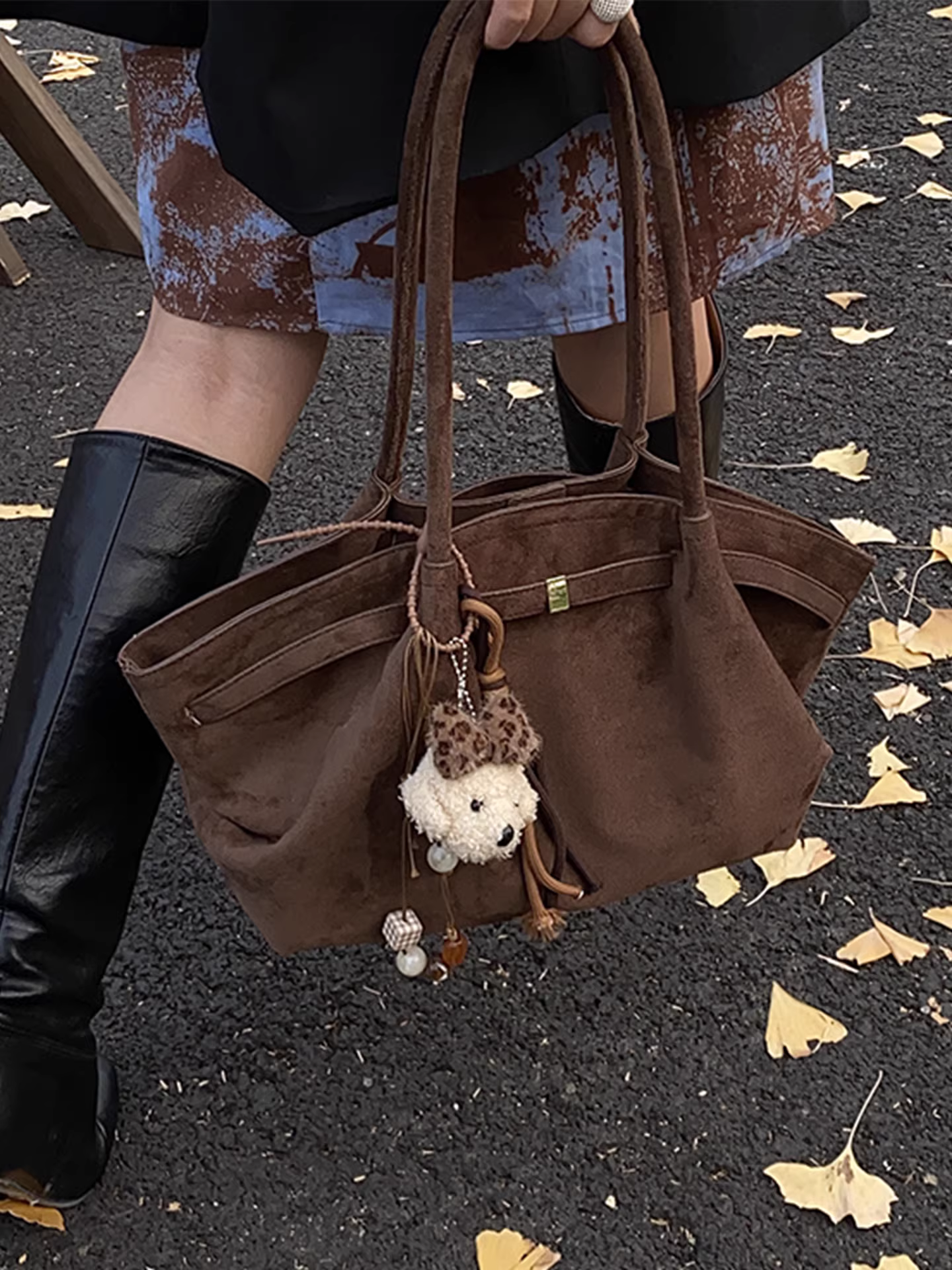 Túi da lộn nữ, dung tích lớn, mẫu mới thu đông 2025, túi đeo vai cổ điển mờ, túi tote đi làm xếp ly