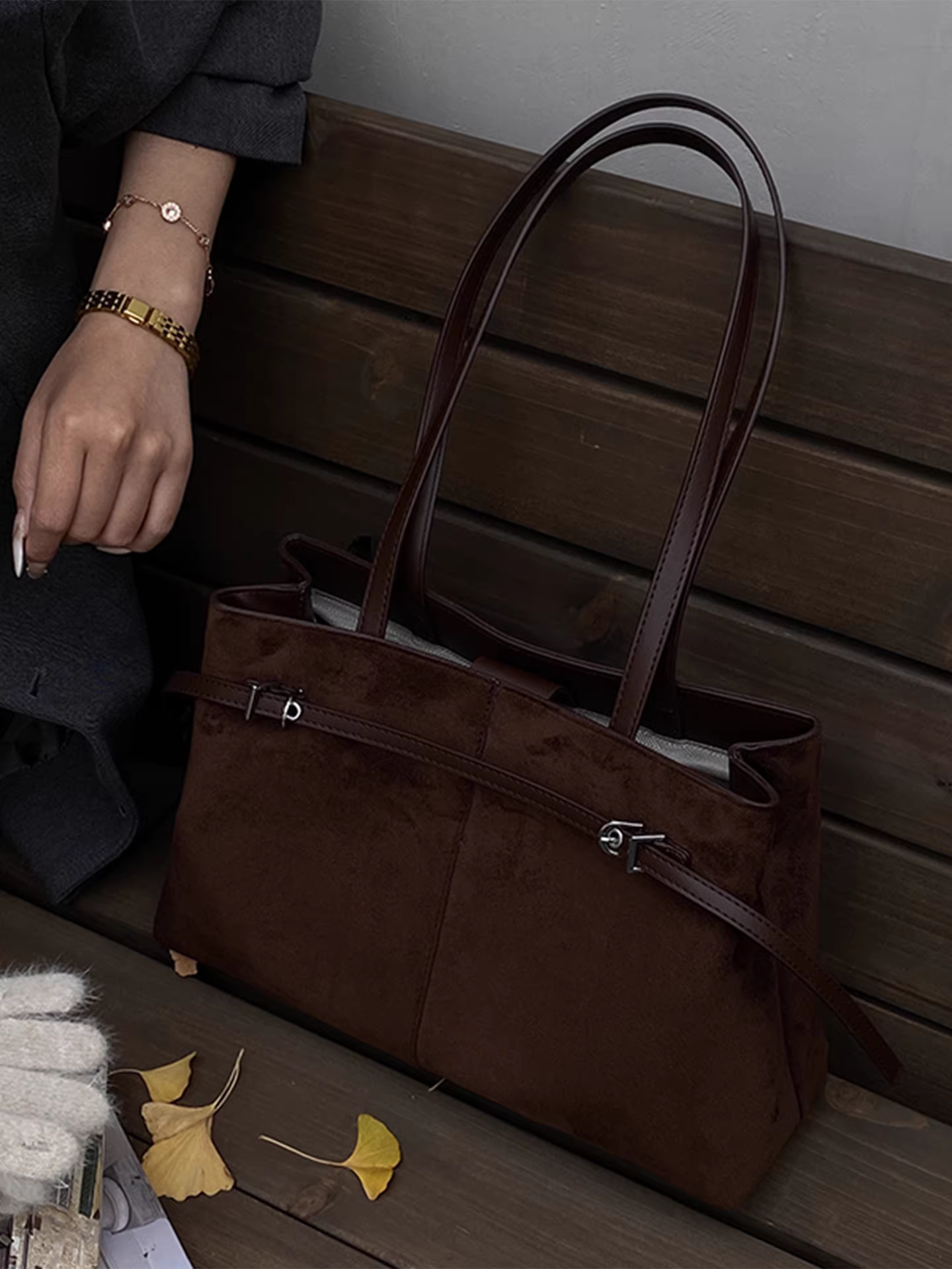 Túi đeo chéo nữ da lộn đa năng, dung tích lớn, mẫu mới thu đông 2025, thích hợp cho sinh viên, đi học, đi làm