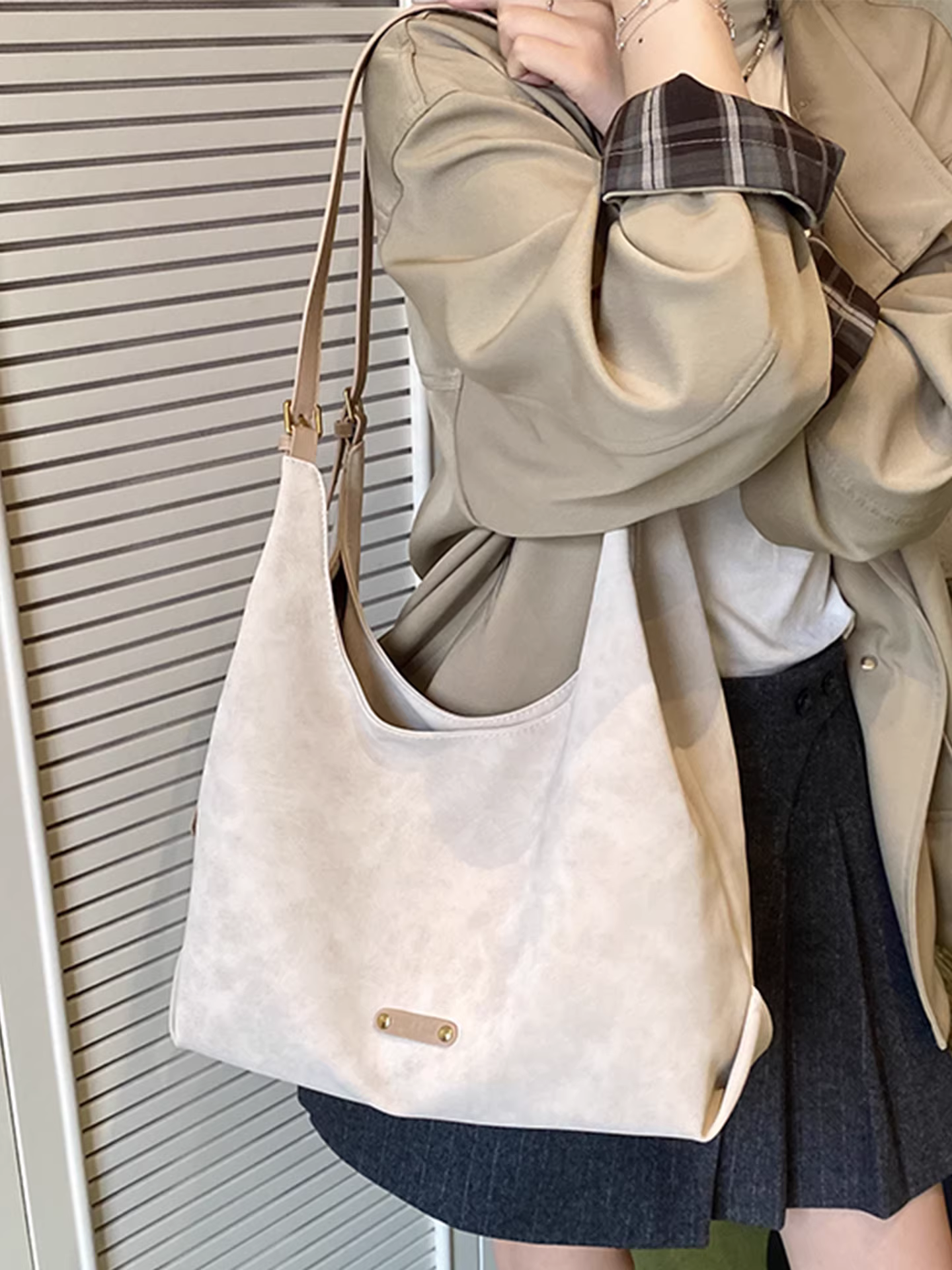 Túi đeo chéo nữ phong cách retro, dung tích lớn, mẫu mới hè 2025, túi đeo vai/túi tote đi làm
