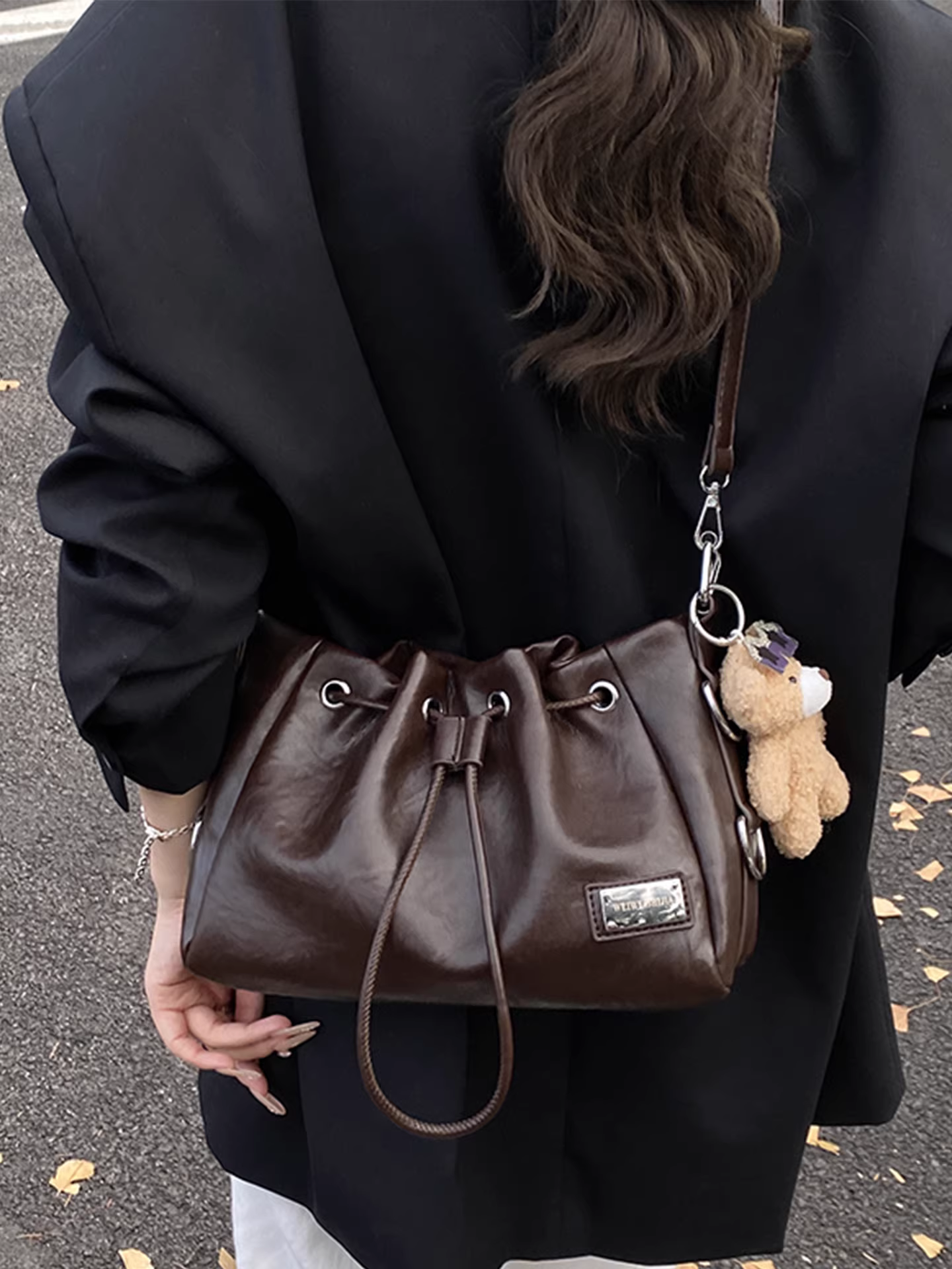 Túi đeo chéo nữ retro dung tích lớn, mẫu mới thu đông 2025, kiểu dáng độc đáo, có dây rút, xếp ly, đeo vai, đeo nách, thích hợp đi làm