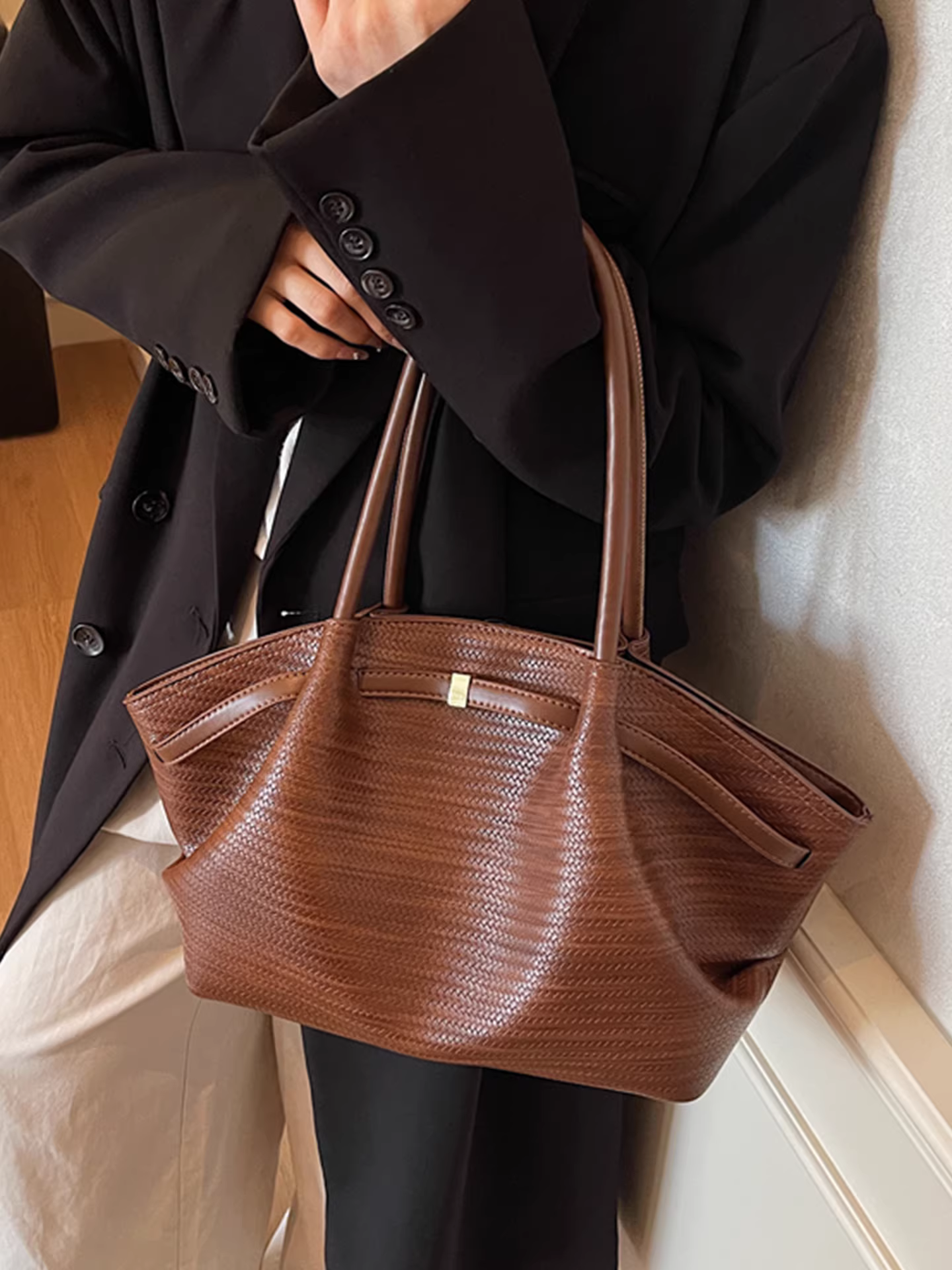 Túi đeo chéo nữ retro, dung tích lớn, mẫu mới thu đông 2025, thiết kế độc đáo, phong cách giản dị, túi đeo vai/nách, túi tote xếp ly