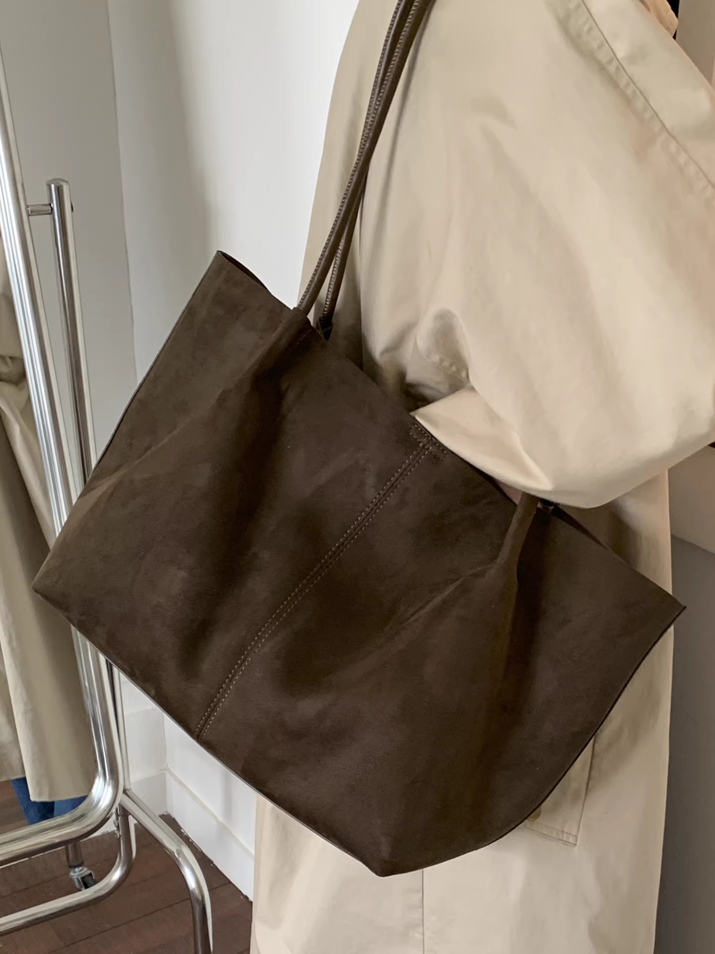 Túi da lộn nữ, dung tích lớn, mẫu mới thu đông 2025, túi đeo vai đa năng, túi tote đi làm phong cách retro