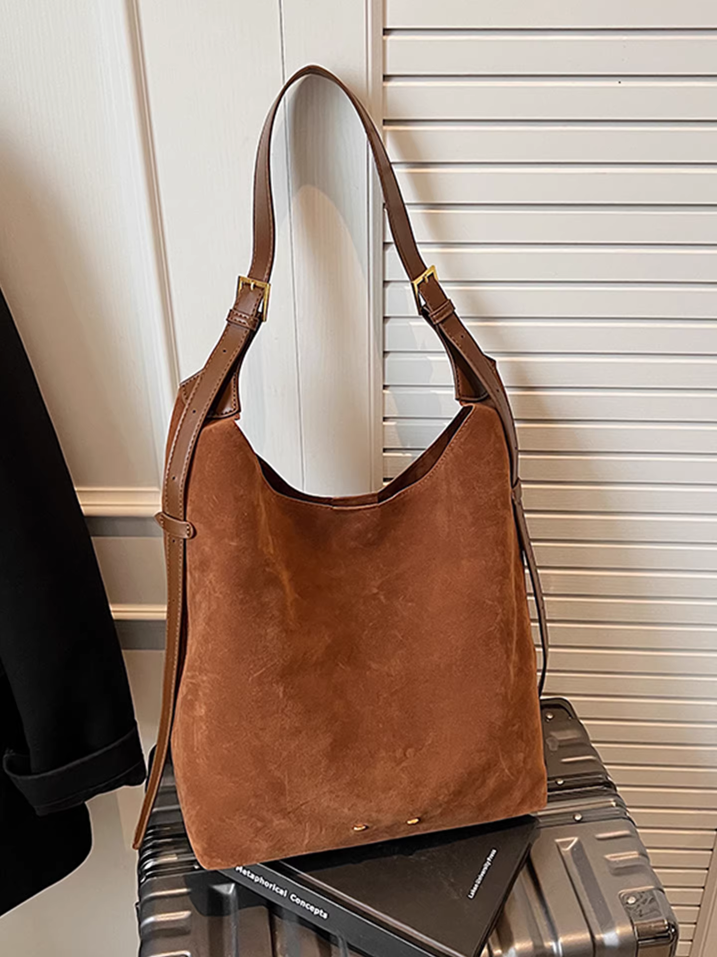 Túi da lộn nữ, dung tích lớn, mẫu mới hè 2025, phong cách retro, đeo chéo, kiểu Hàn Quốc, túi tote cao cấp đi làm