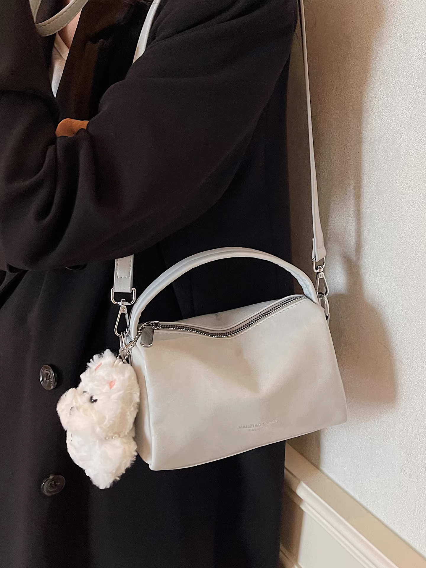 Túi Boston nữ thời thượng năm nay, mẫu mới thu đông 2025, đa năng và đơn giản, túi đeo chéo, túi xách kiểu Hàn Quốc, túi gối.