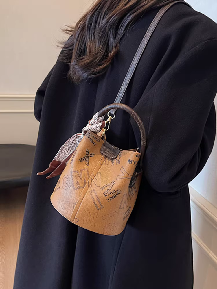 Túi xách cao cấp dành cho nữ, mẫu mới thu đông 2025, phong cách retro, túi đeo chéo thời thượng, túi xách phổ biến, túi đeo vai mẹ và con gái