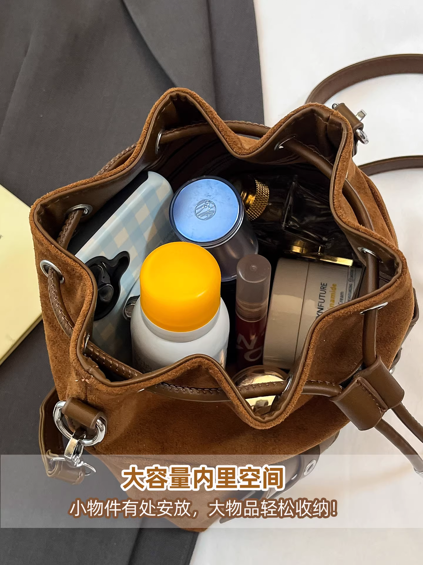 Túi da lộn nữ, thiết kế độc đáo mùa thu đông 2025, túi đeo chéo kiểu xô cổ điển mờ nhám, dây rút, đang thịnh hành