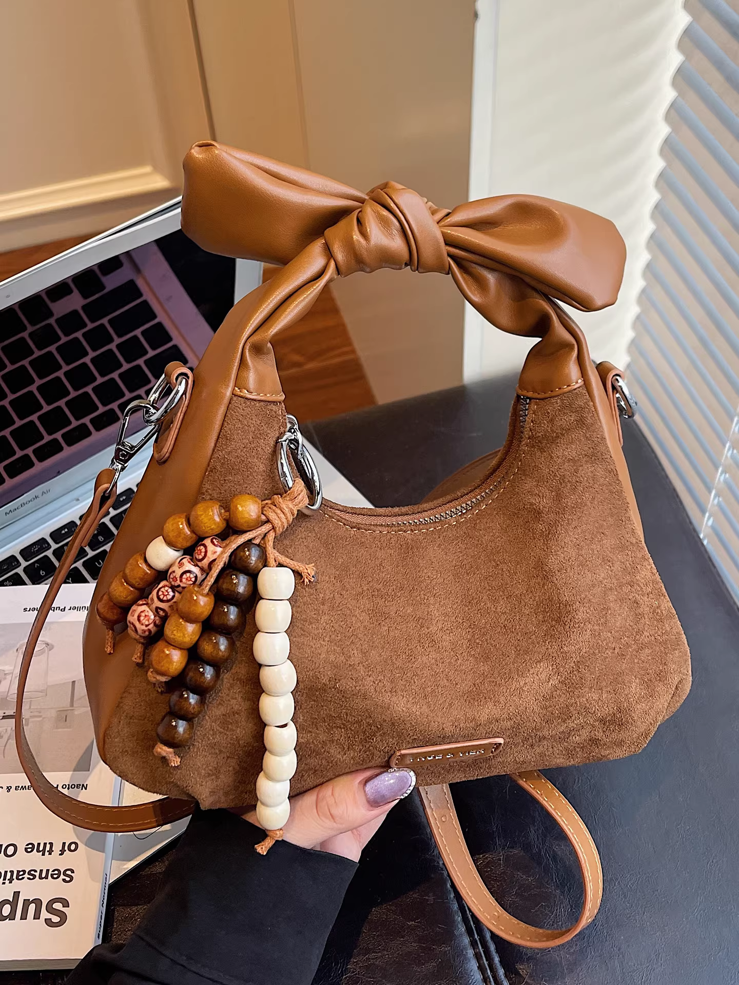 Túi xách nữ cao cấp, mẫu mới thu đông 2025, kiểu retro mờ, đeo chéo, phong cách giản dị, túi bánh bao thời thượng