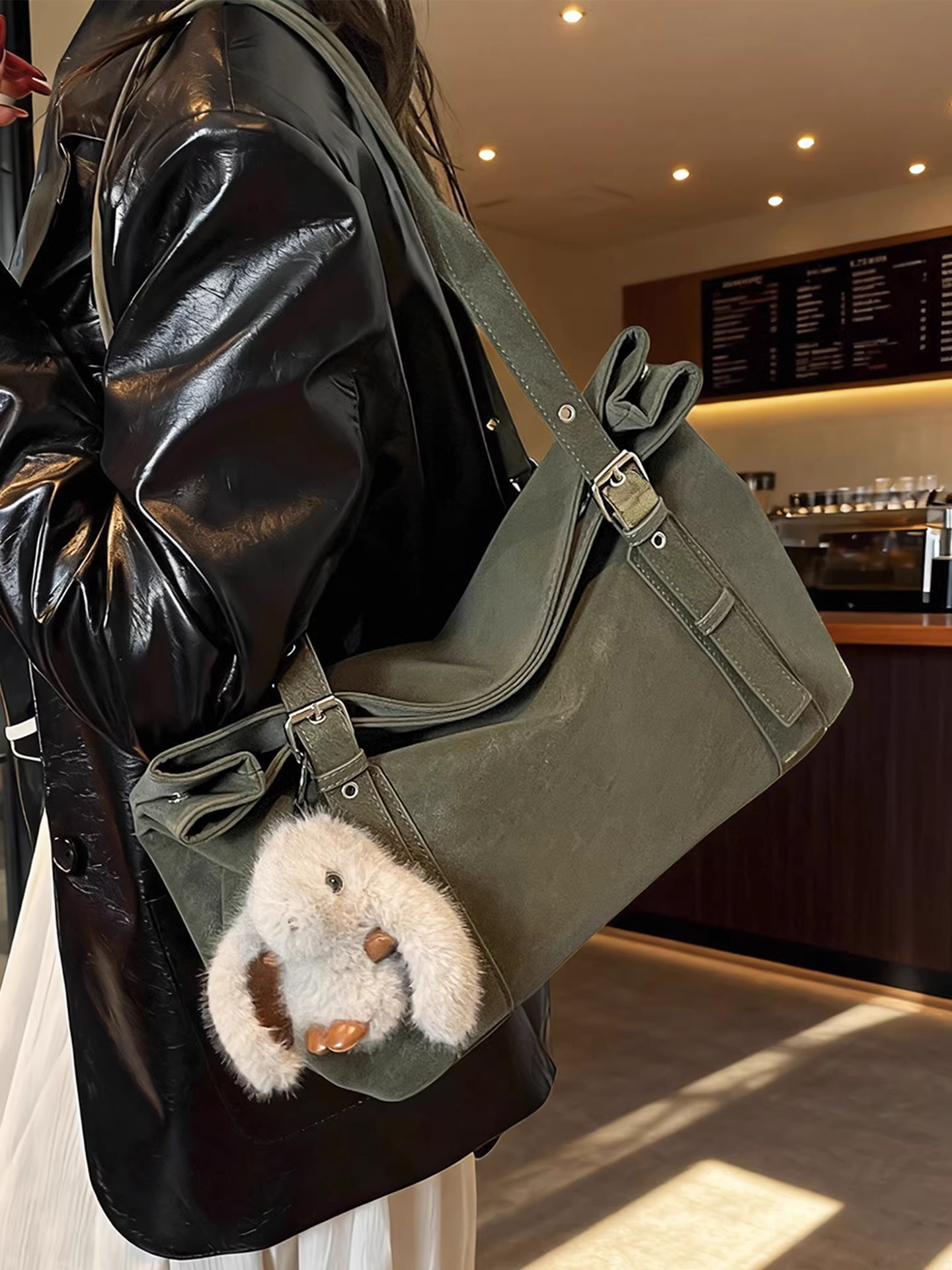 Túi xách nữ dung tích lớn, đa năng mùa thu đông, mẫu mới 2025, phong cách giản dị cổ điển, đeo vai/nách, túi tote đi làm