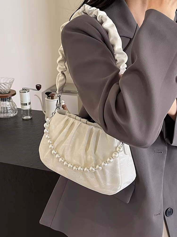 Túi đeo chéo nữ một dây xếp ly, thiết kế độc đáo mùa thu đông 2025, túi vuông nhỏ cao cấp