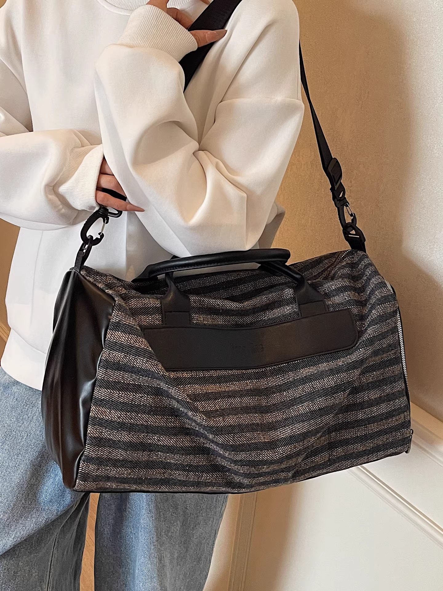 Túi vải canvas sọc dành cho nữ, sức chứa lớn, mẫu mới thu đông 2025, túi đeo chéo đa năng, túi gối đi làm cao cấp, phong cách giản dị