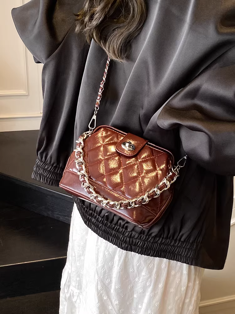 Túi đeo chéo nữ họa tiết kim cương, thiết kế độc đáo mùa hè 2025, túi đeo vai/chéo thời trang phong cách Hàn Quốc, khóa cài.