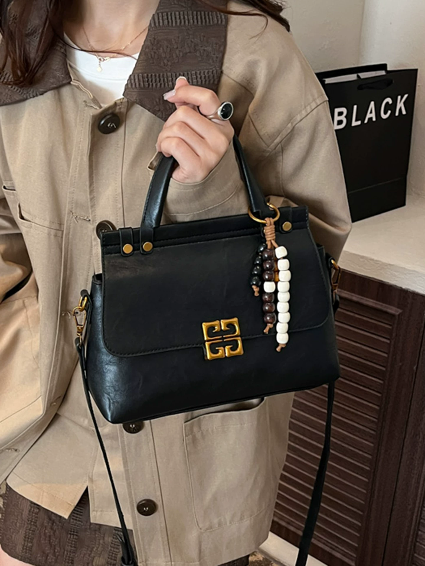 Túi xách nữ cỡ lớn dành cho mùa thu đông, túi đeo chéo đa năng kiểu retro mới năm 2025, túi xách vuông nhỏ phong cách giản dị.