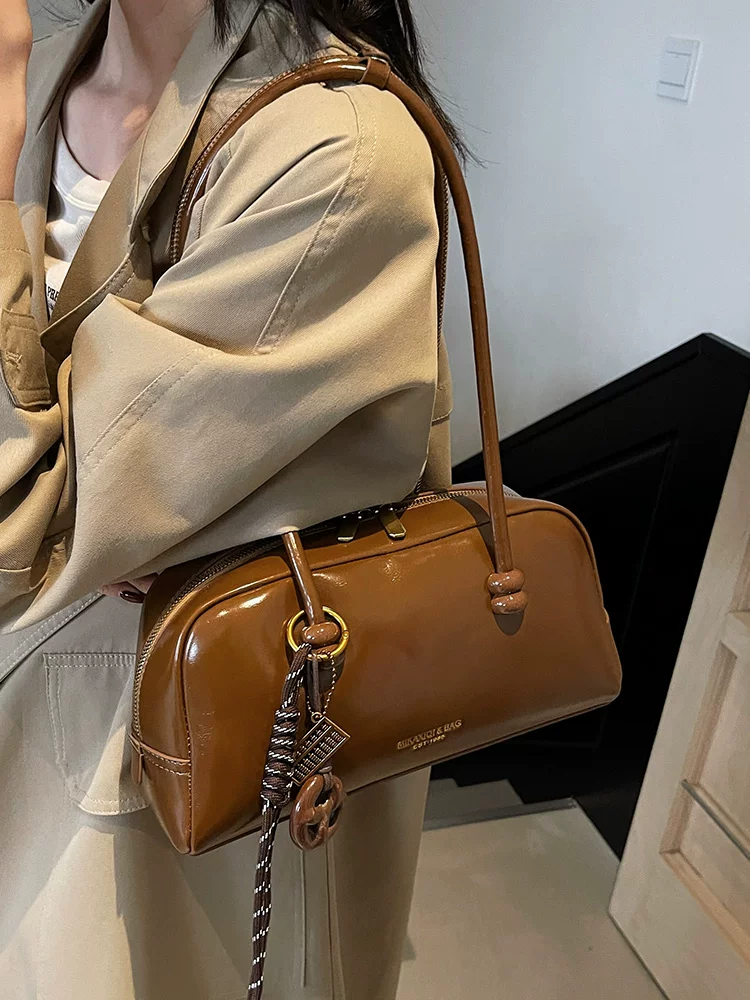 Túi xách nữ cỡ lớn, phong cách retro thu đông 2025, đa năng, đeo vai/nách, thời trang thường ngày, kiểu túi gối tiện dụng