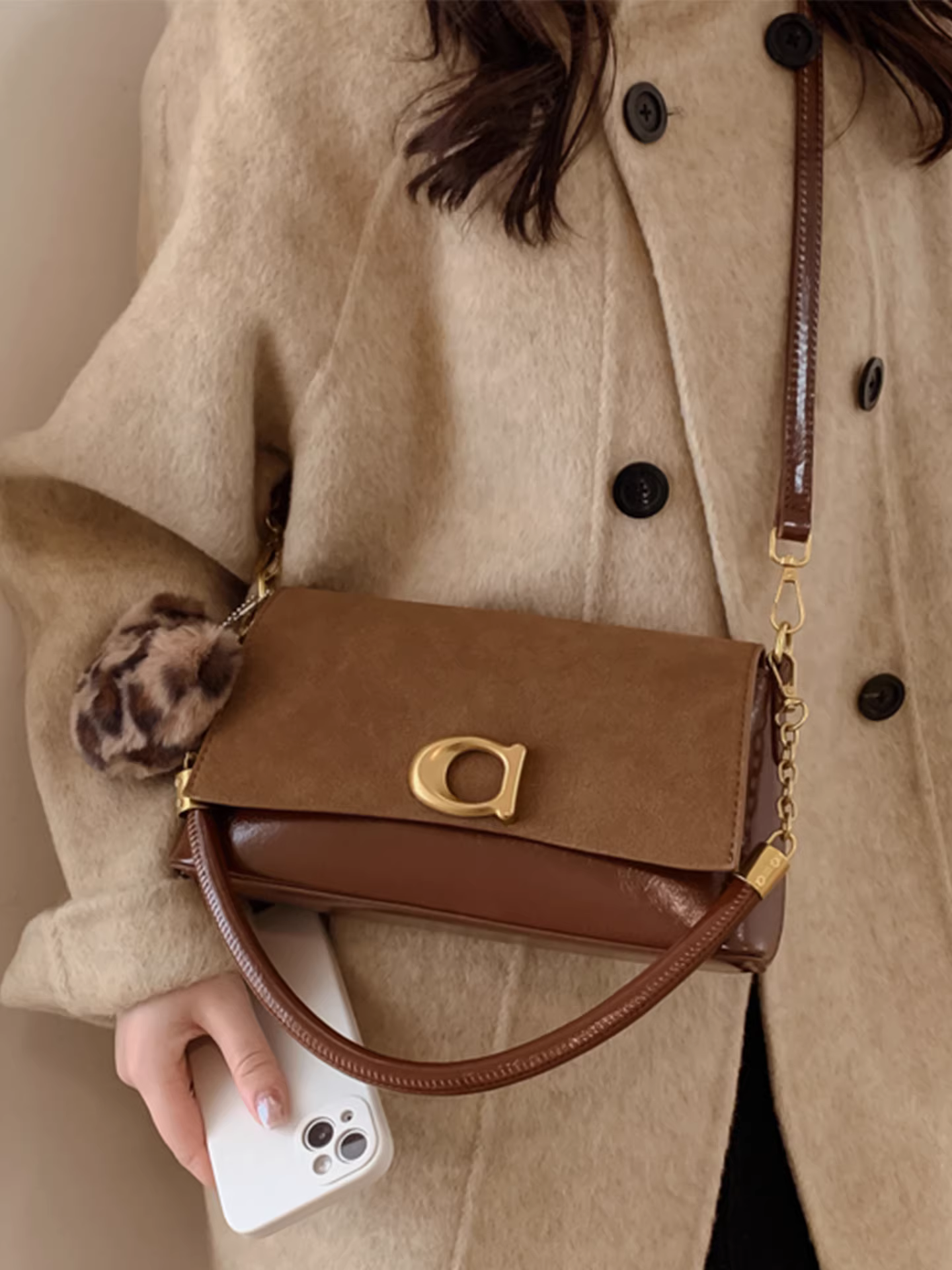 Túi đeo chéo nữ phong cách retro, chất liệu mờ, dung tích lớn, thiết kế độc đáo mùa thu đông 2025, túi vuông nhỏ đeo vai/nách.