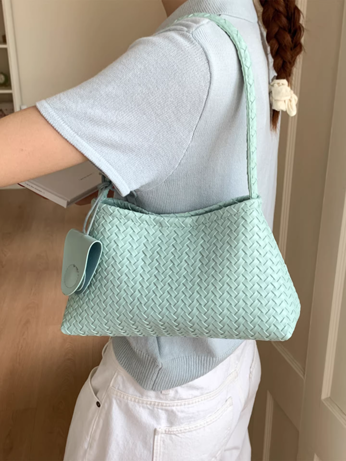 Túi xách nữ dệt, dung tích lớn, mẫu mới hè 2025, đa năng đeo vai/nách, phong cách giản dị, cao cấp, thời trang, kiểu dáng túi bucket