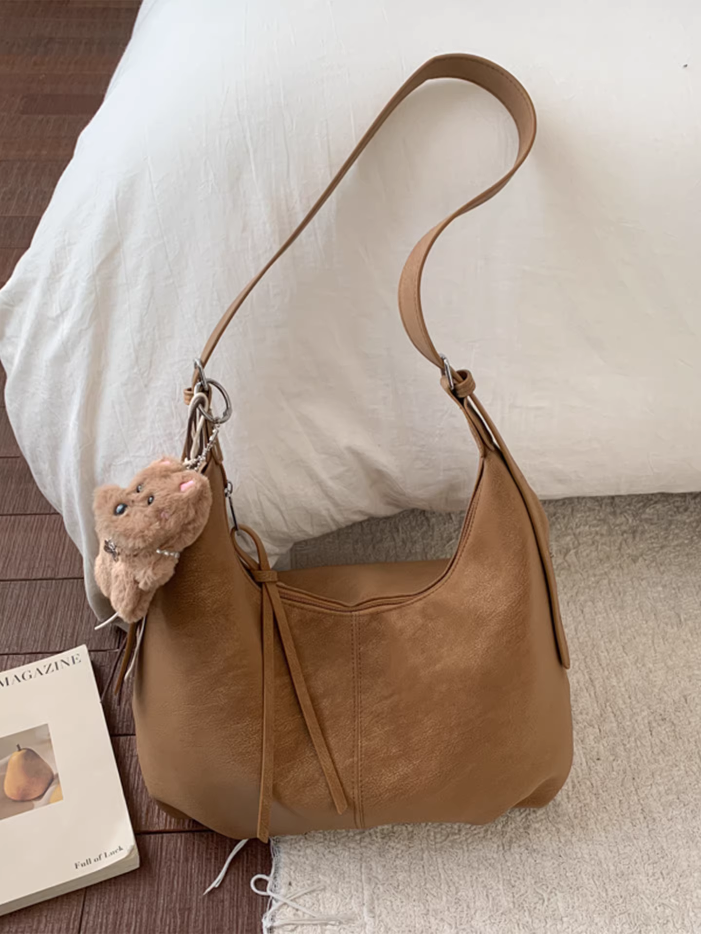 Túi xách nữ cỡ lớn, mẫu mới thu đông 2025, thiết kế cá tính, kiểu xếp ly, đeo chéo, túi đi làm dáng bánh bao.