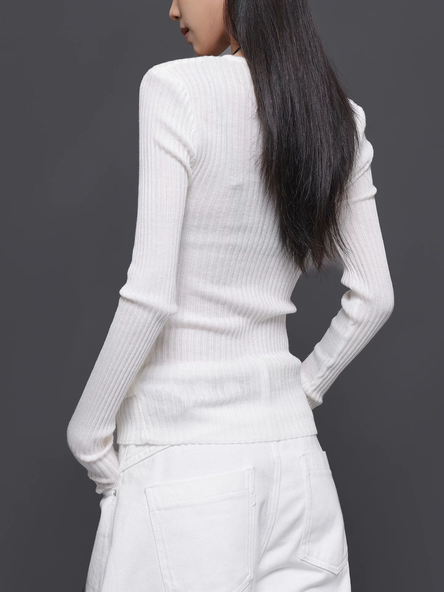 KEN STUDIO Áo dệt kim dài tay màu trắng thu đông mới dành cho nữ, áo sơ mi hai mảnh giả nhiều khuy, kiểu dáng ôm sát