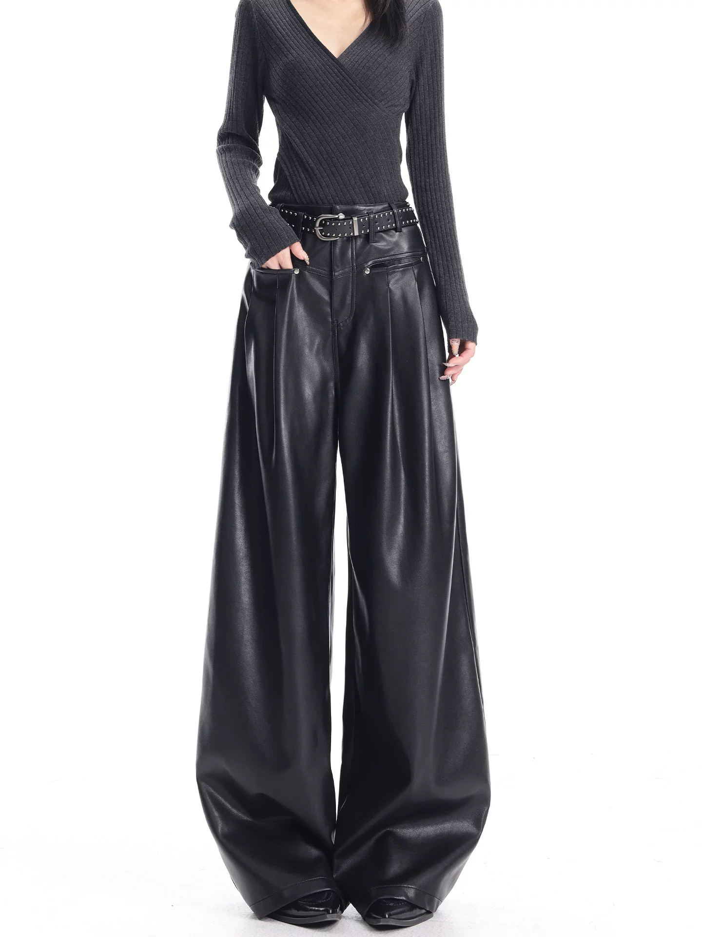 KEN STUDIO Quần da PU màu đen thu đông mới dành cho nữ với thiết kế đinh tán, dáng rộng và đa năng, quần ống rộng giúp thon gọn