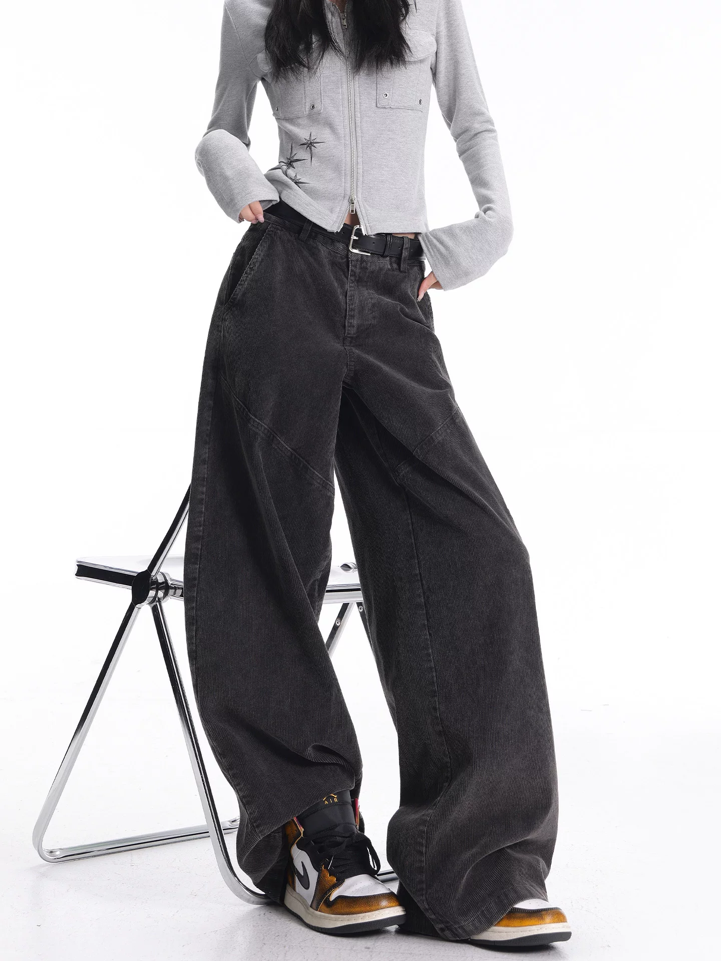 KEN STUDIO mùa thu đông mới kiểu dáng cổ điển quần áo bảo hộ lao động quần jean nữ lưng cao dáng rộng quần nhung kẻ kiểu scimitar