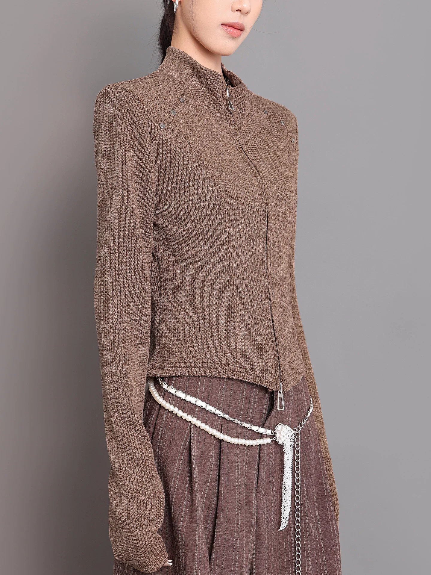 KEN STUDIO mùa xuân thu mới Áo dệt kim dài tay màu cà phê dành cho nữ, dáng ôm, kiểu dáng ngắn, áo kiểu giản dị