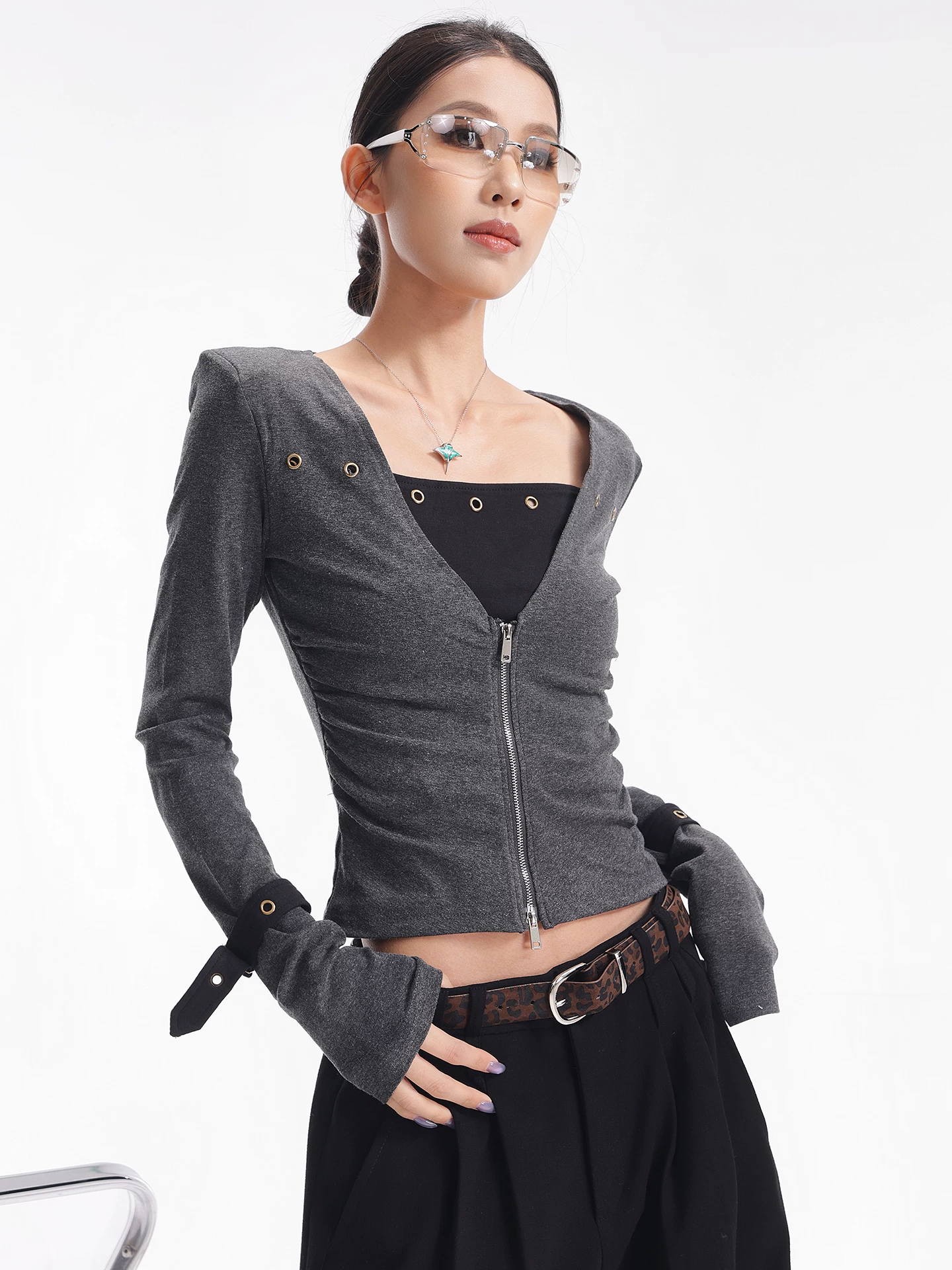 KEN STUDIO Áo thun dài tay giả hai mảnh màu xám thu đông mới dành cho nữ, kiểu dáng ôm vừa vặn và thiết kế thời trang